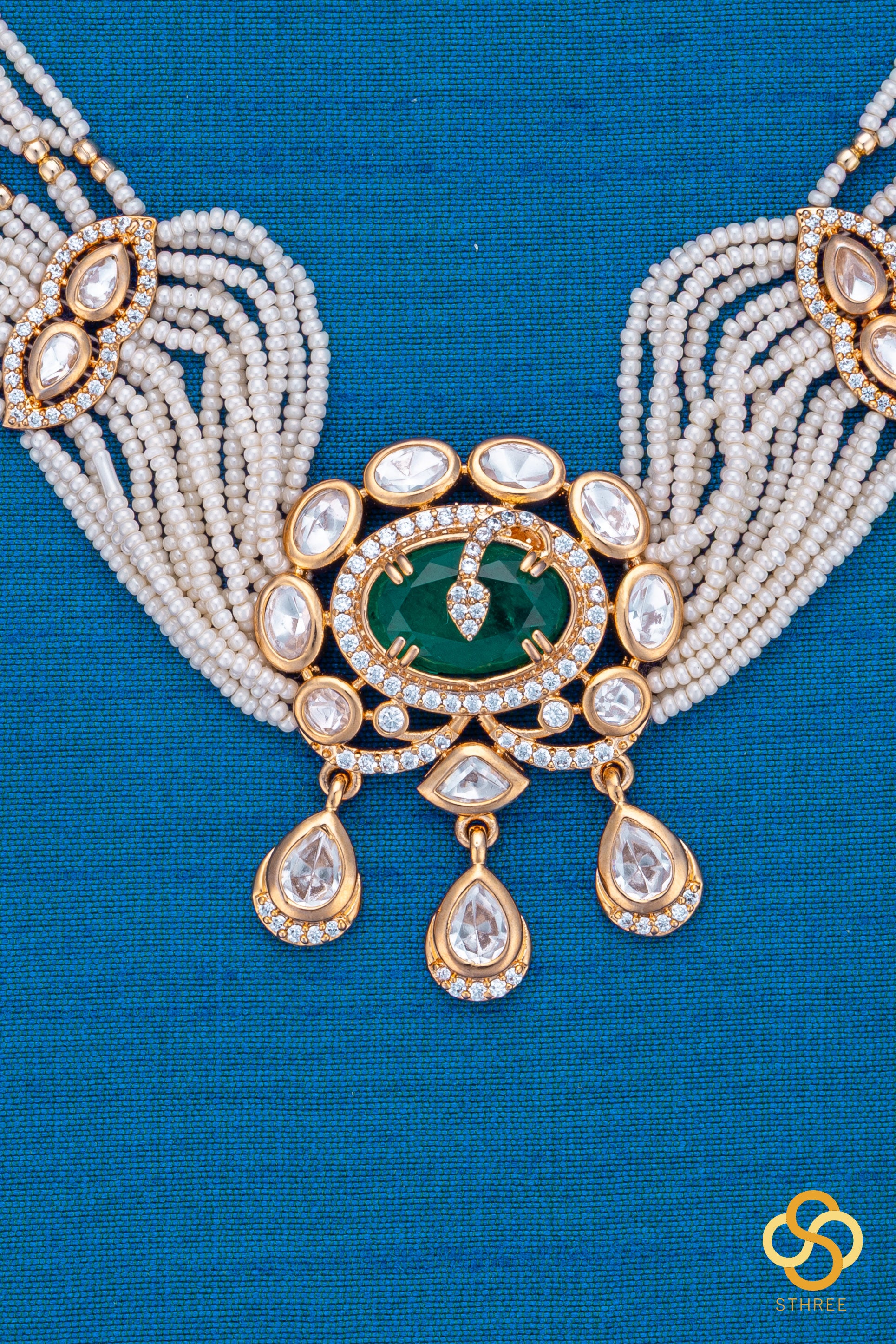 Pearl Choker in Jadau Kundan Pendant - Emerald Green