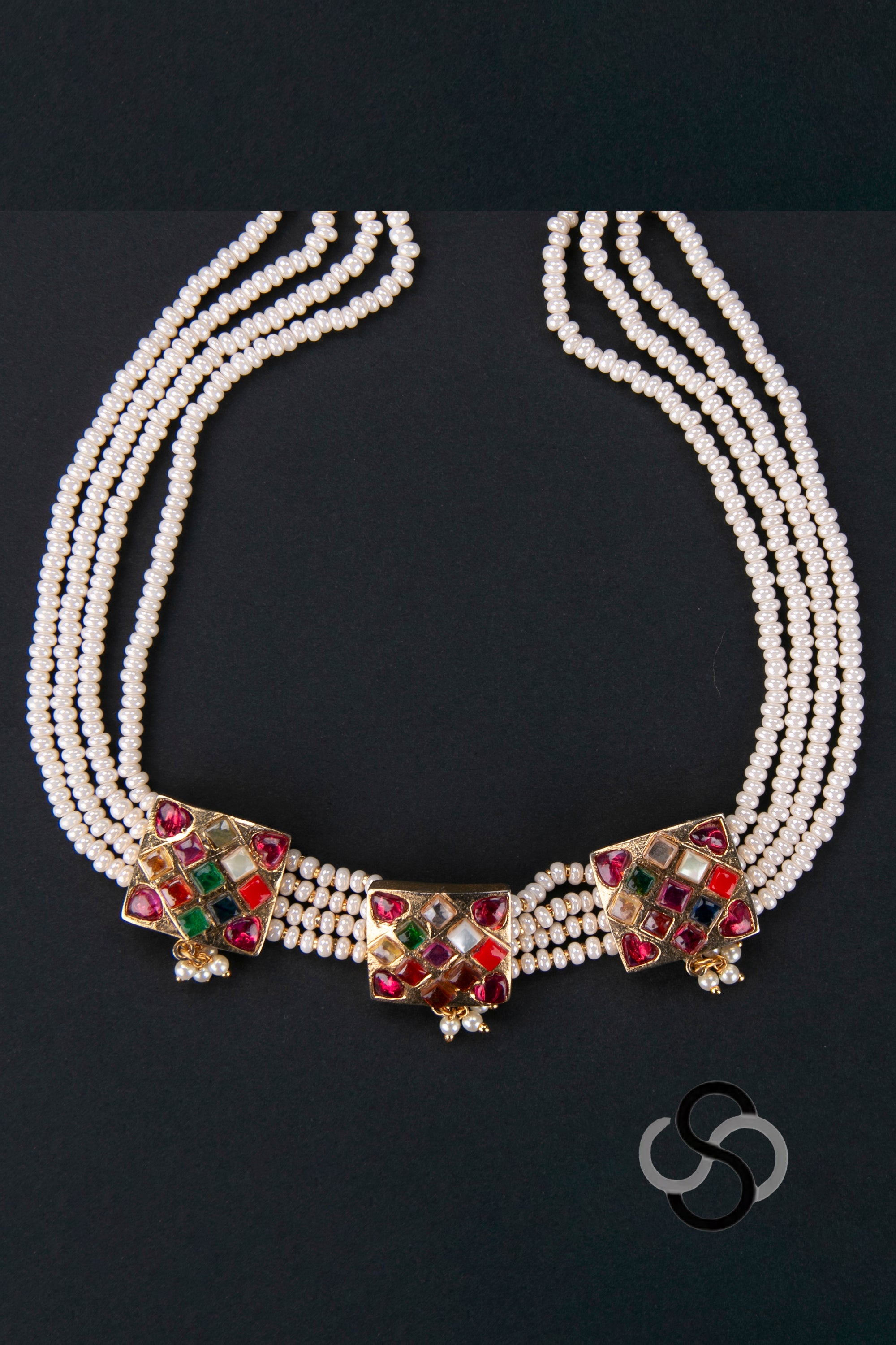 Pearl Choker with a Triple Pendant