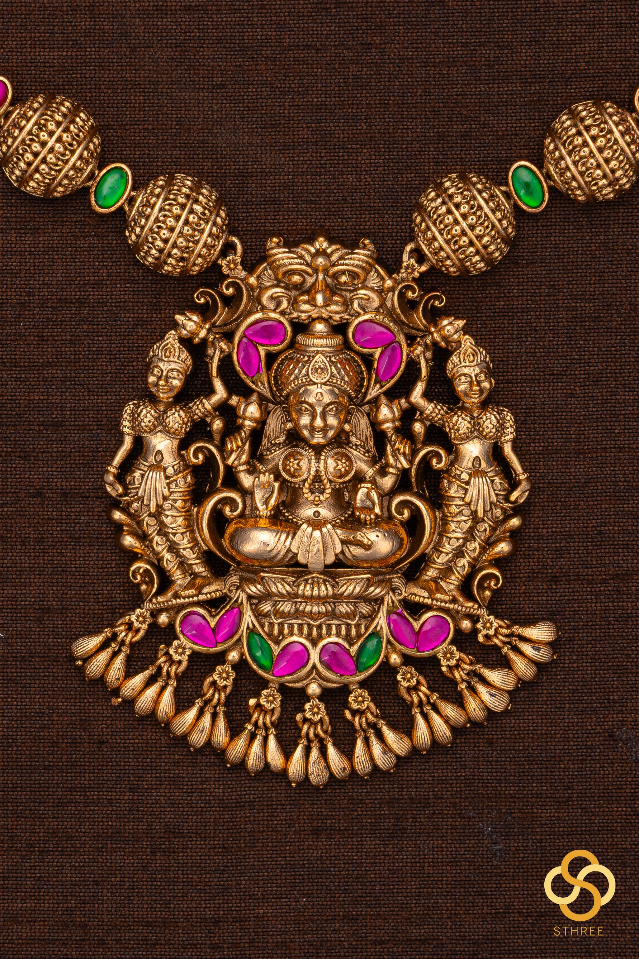 Lakshmi pendant with Rajkot Chain