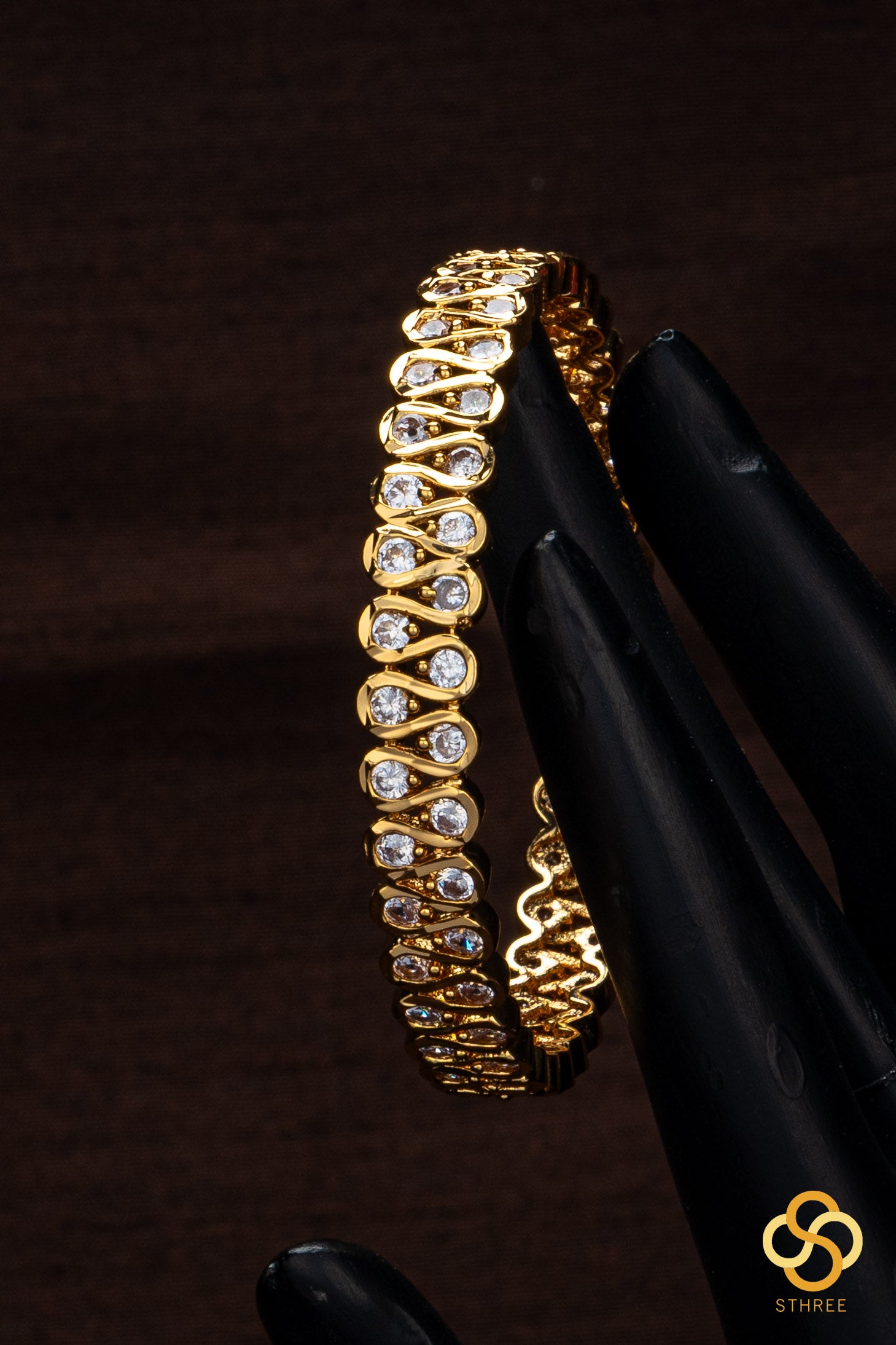 U - pattern diamond setting bangles