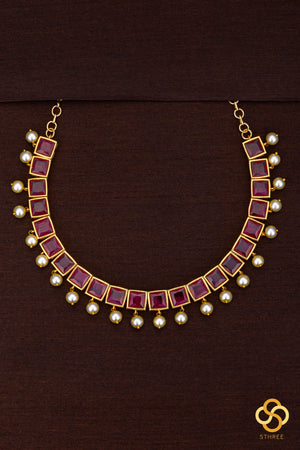 Square kemp with pearls  - Ruby red