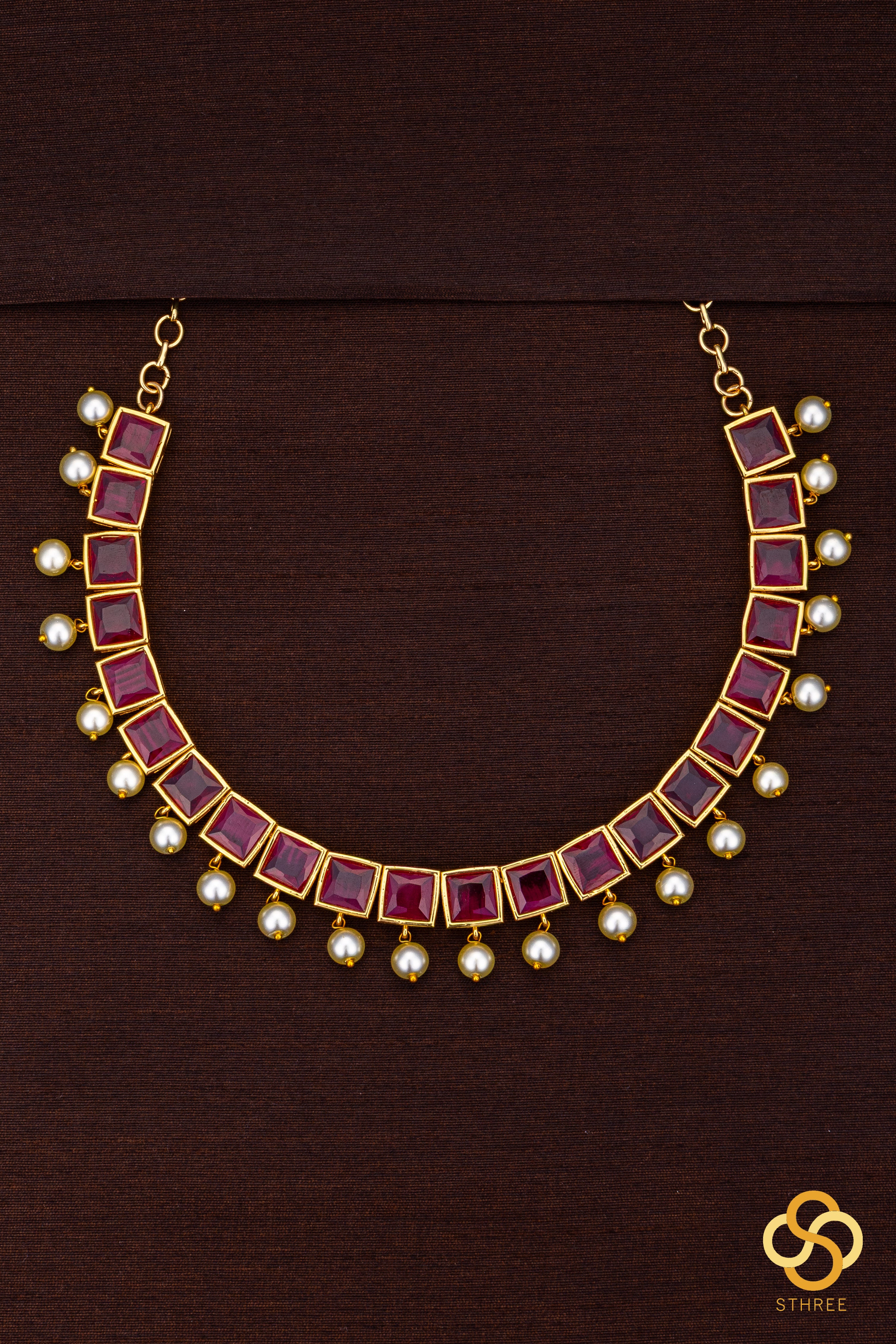 Square kemp with pearls  - Ruby red