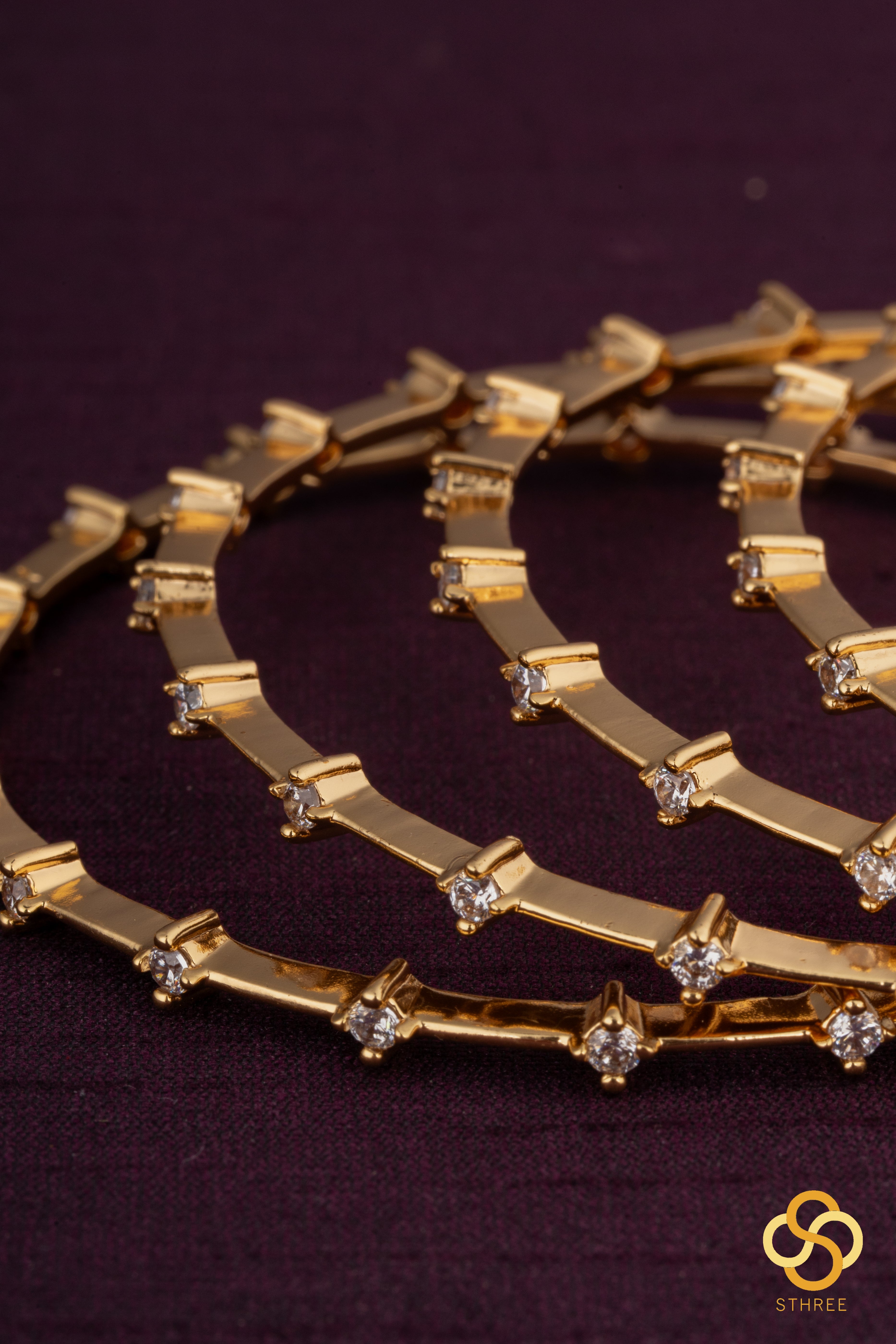 Diamond pattern bangle set  - Set of 4 bangles