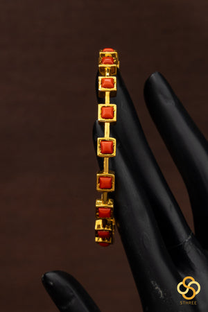 Coral with square pattern bangle - Set of 4