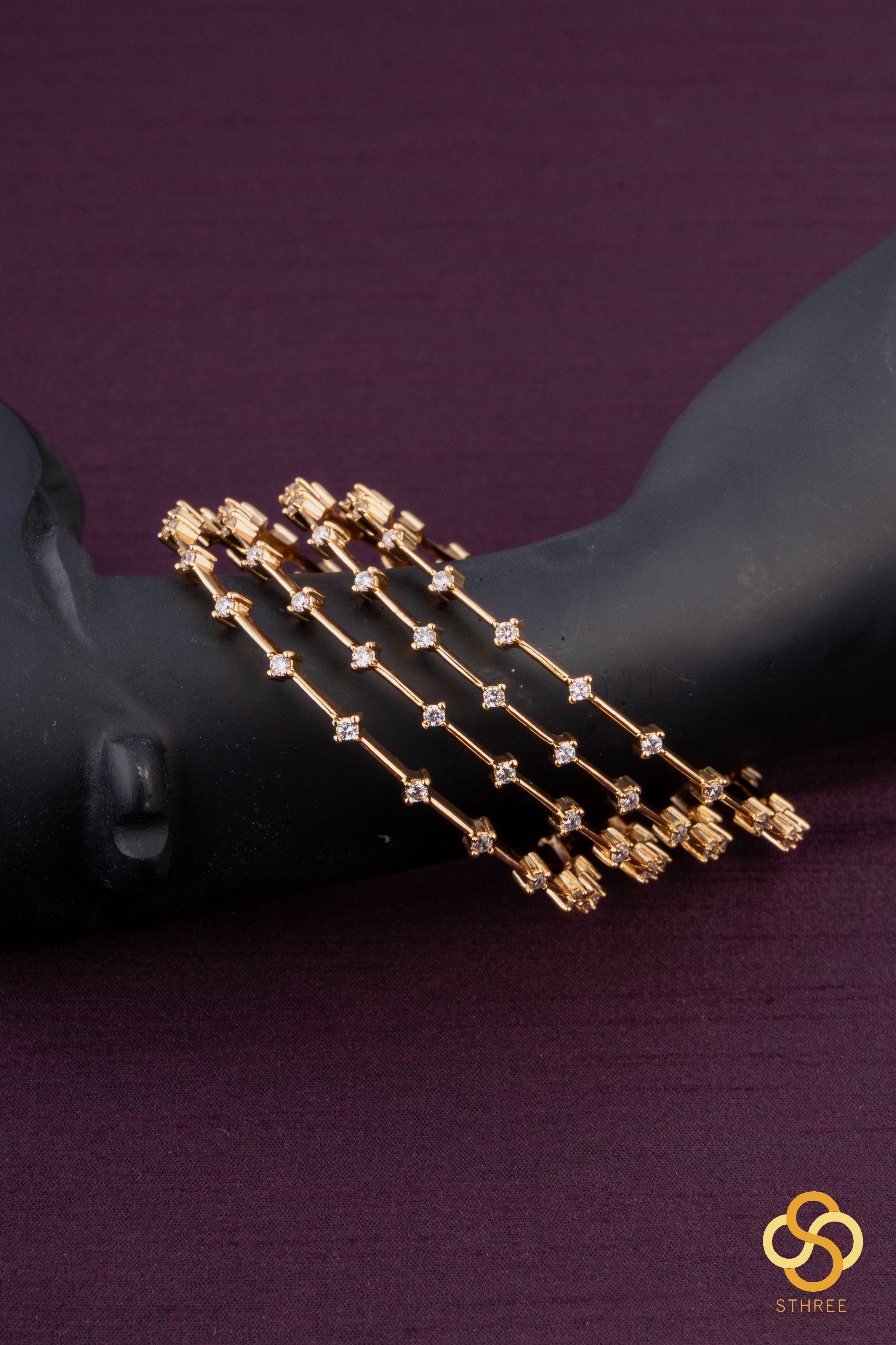 Diamond pattern bangle set  - Set of 4 bangles