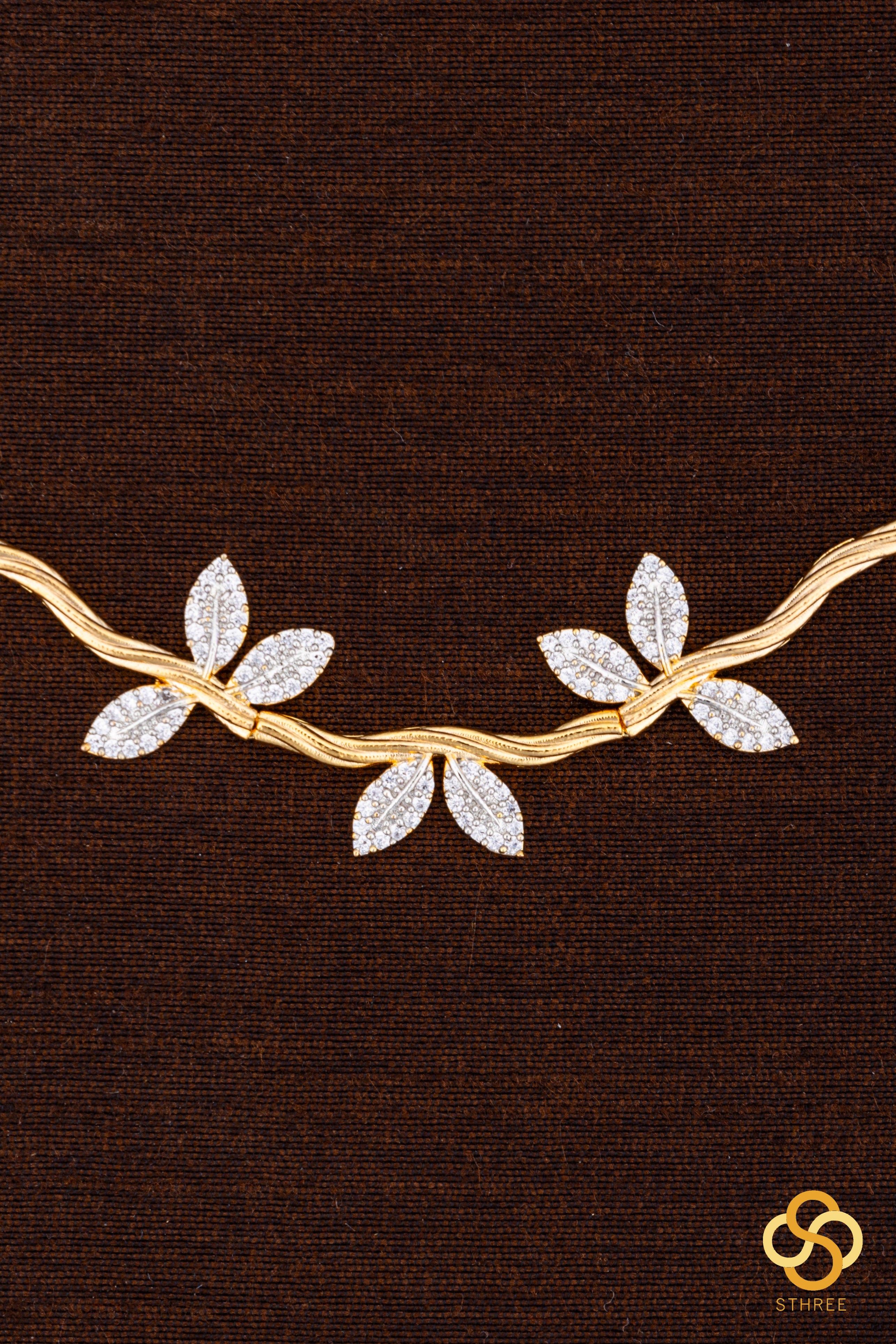 Leaf pattern necklace set
