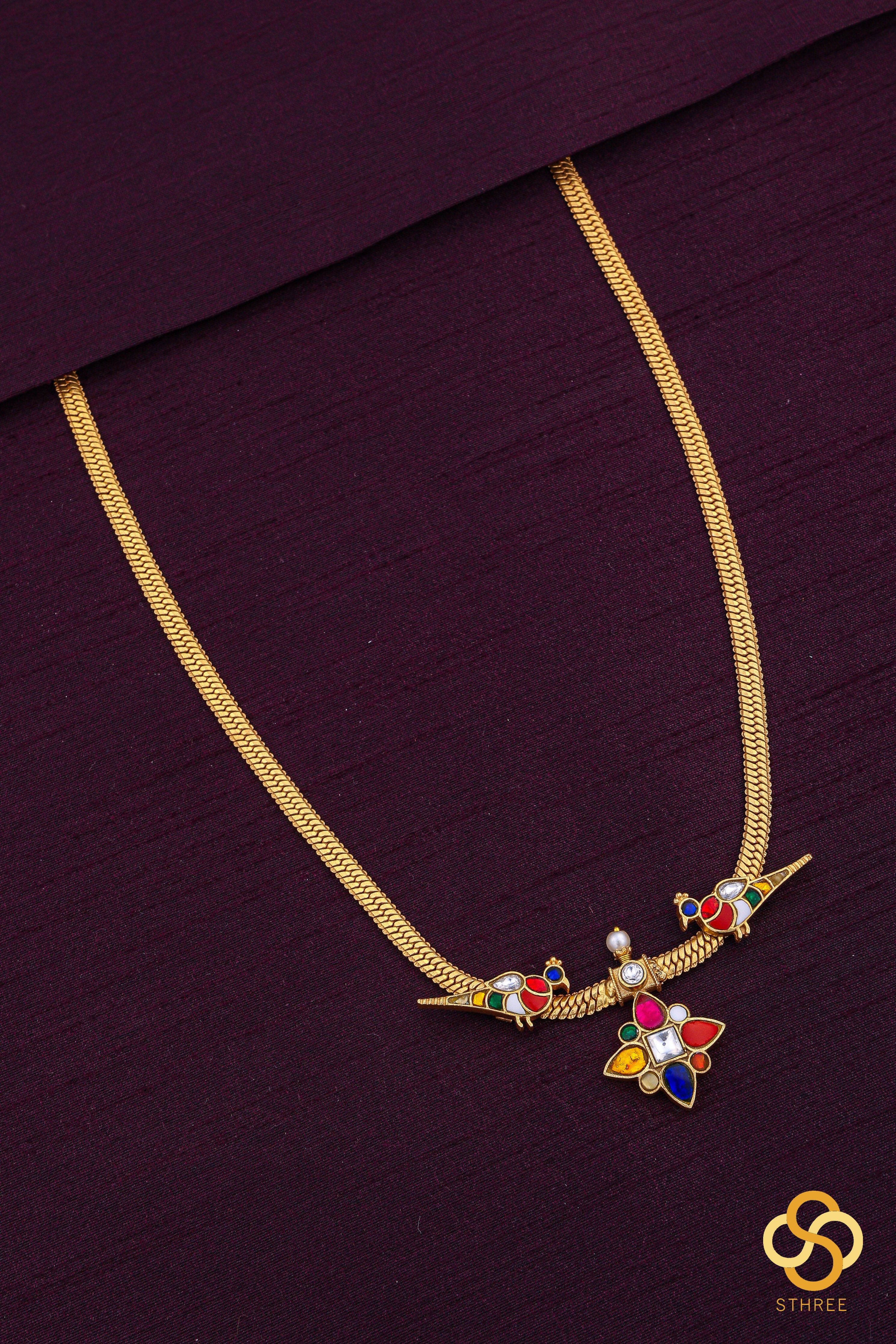 Kili pendant in Navarathna