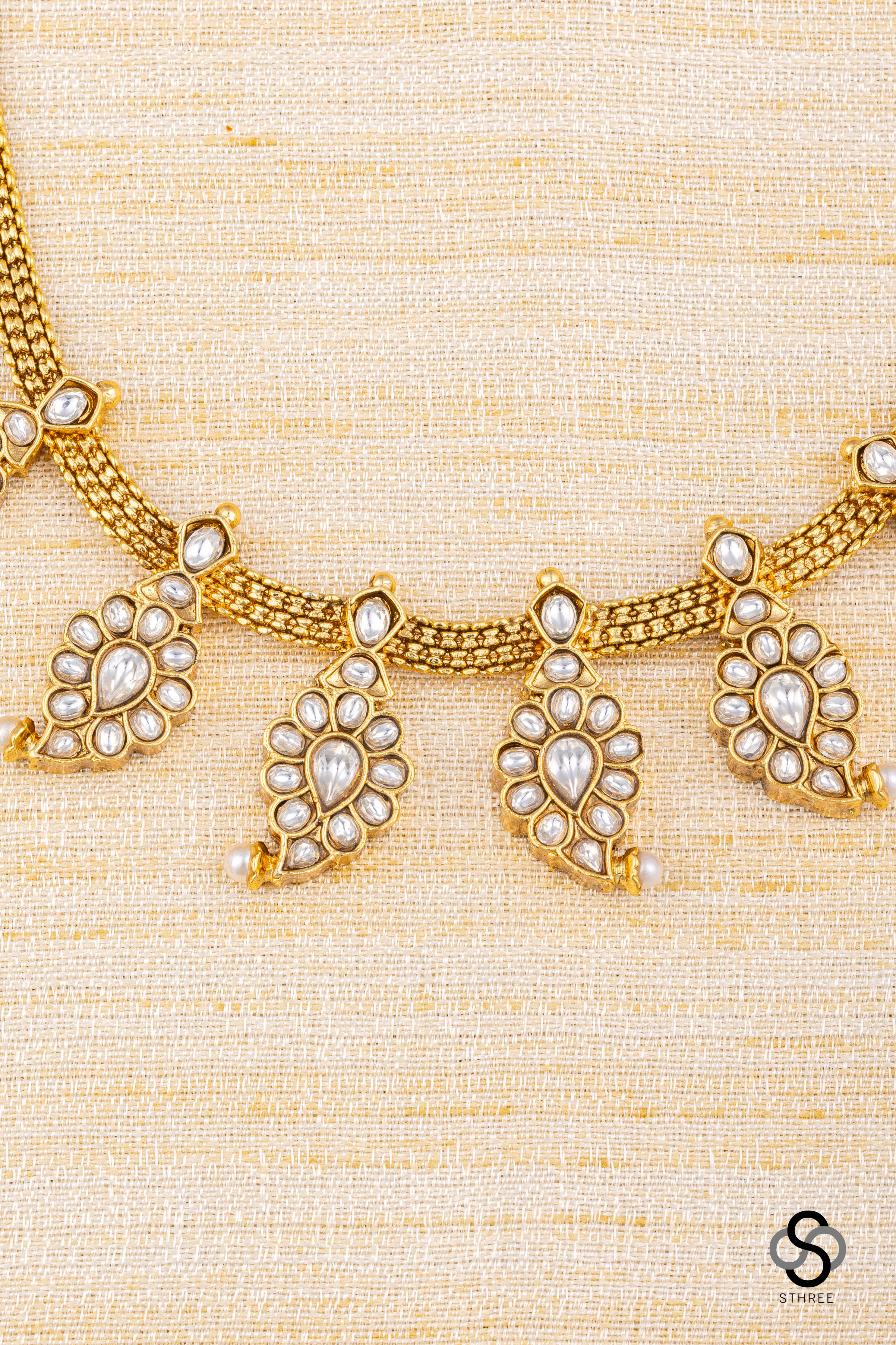 Double Side Mango Choker - Ruby Red and White
