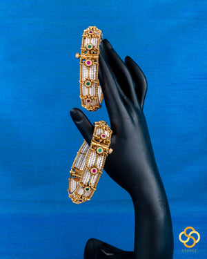 Kada - White colour beads
