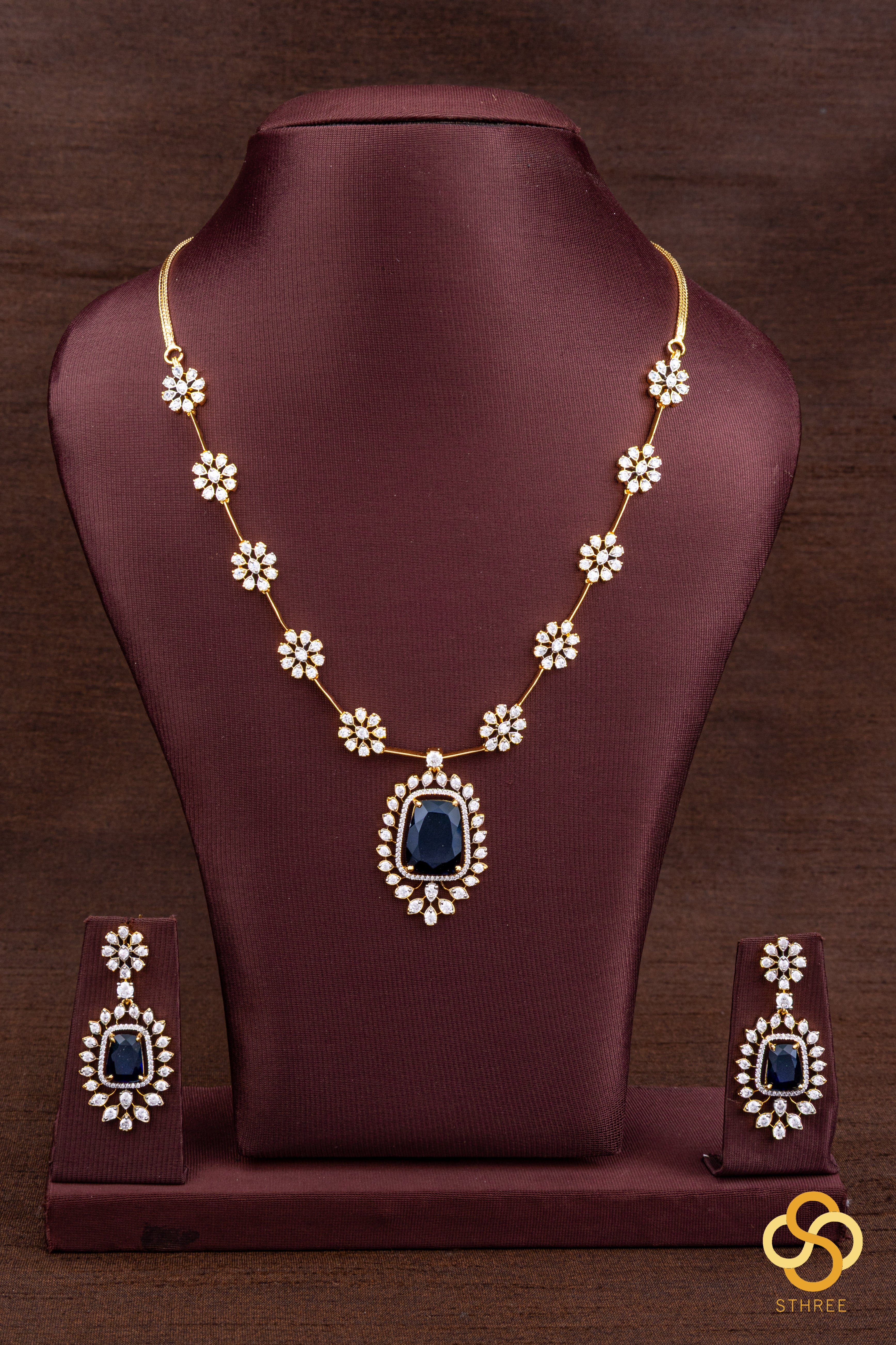 Diamond Pattern Necklace with Sapphire Blue Pendant
