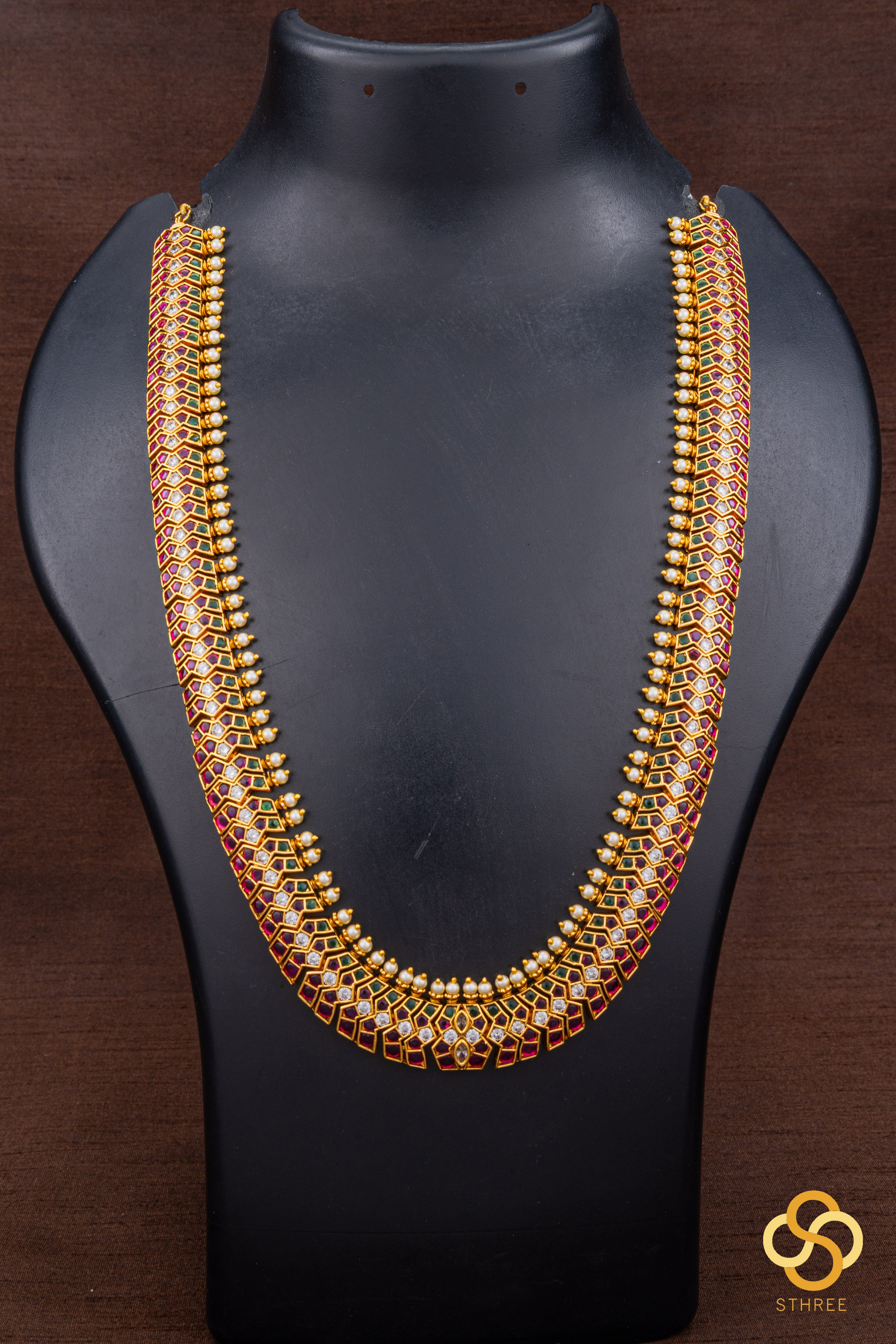 Kemp and pearls necklace set