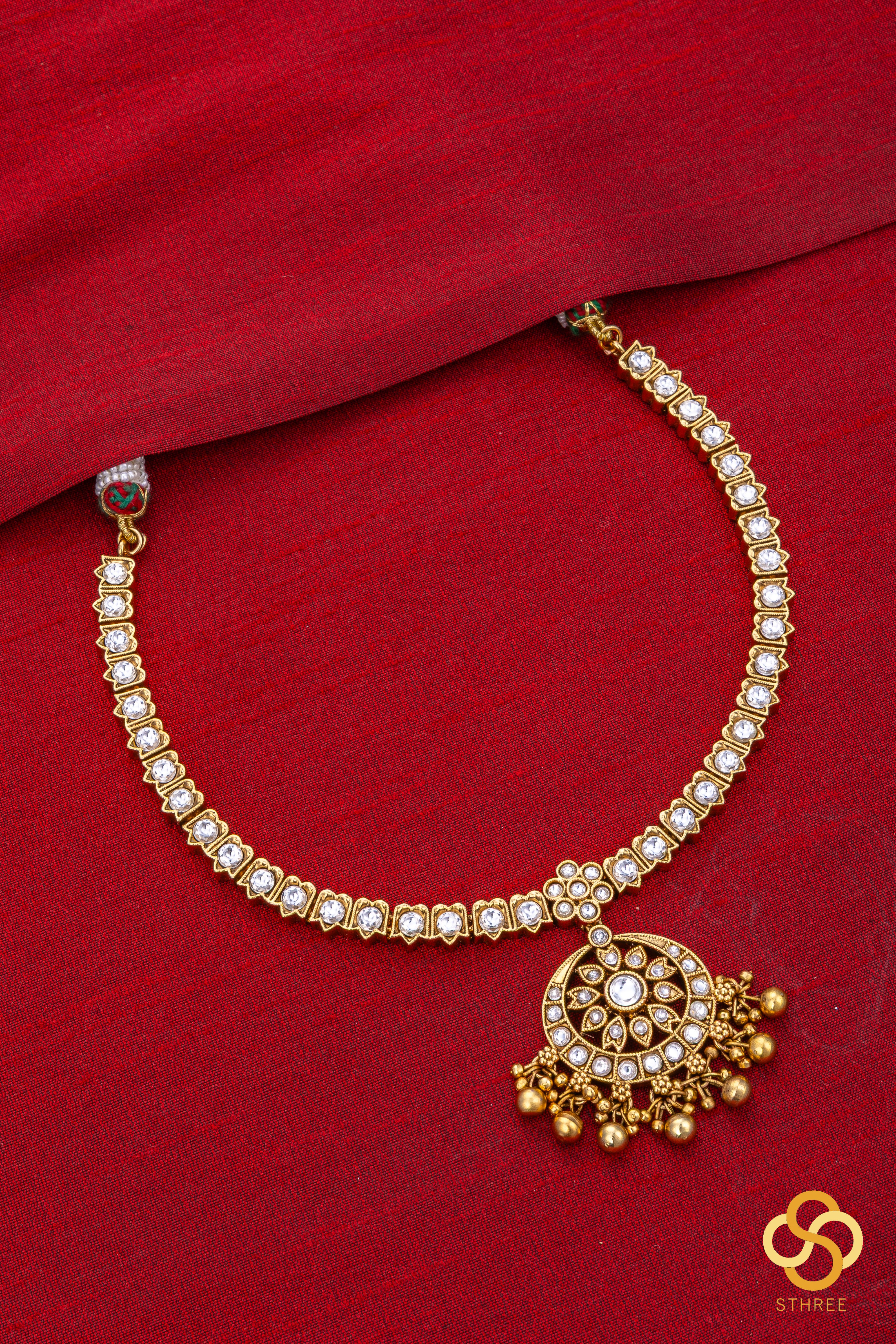 Pavizhamalli addigai - uncut kemp white stones