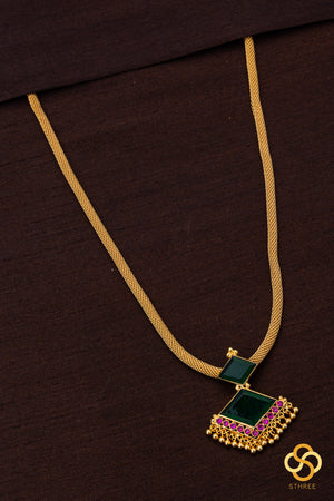 Keralam Padakkam necklace -  Emerald green