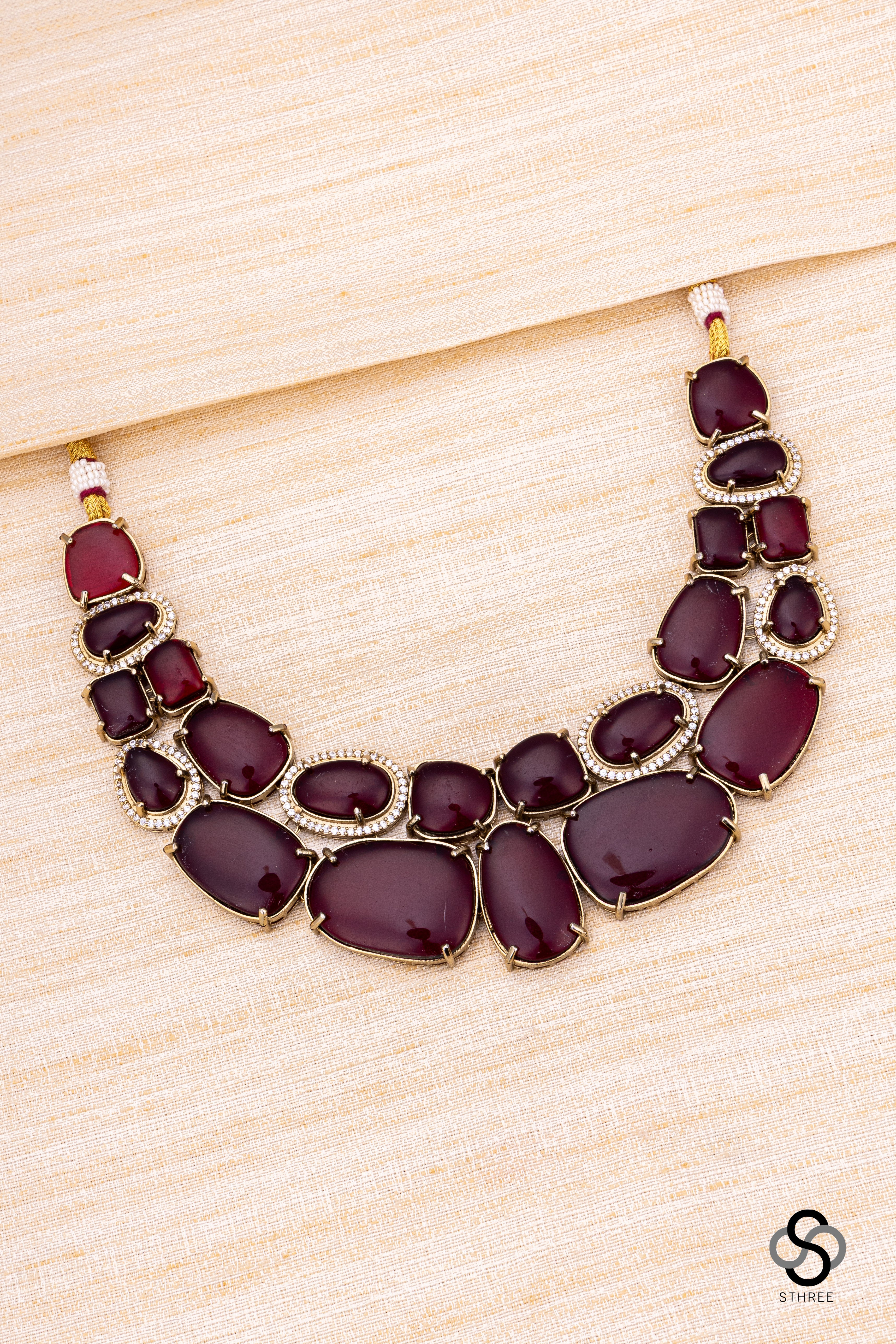Maroon colour stone neckace