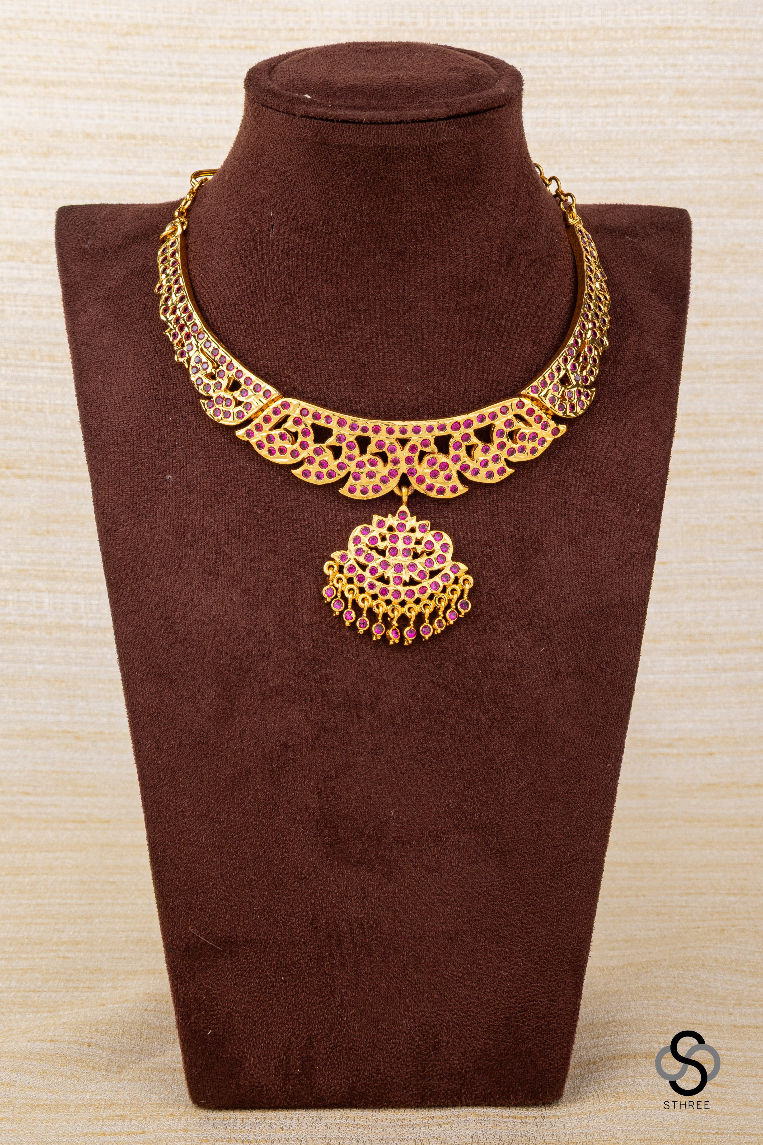 Aympon  Addigai - Ruby red