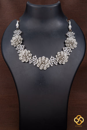 Diamond Pattern with Roses Neckpiece Set