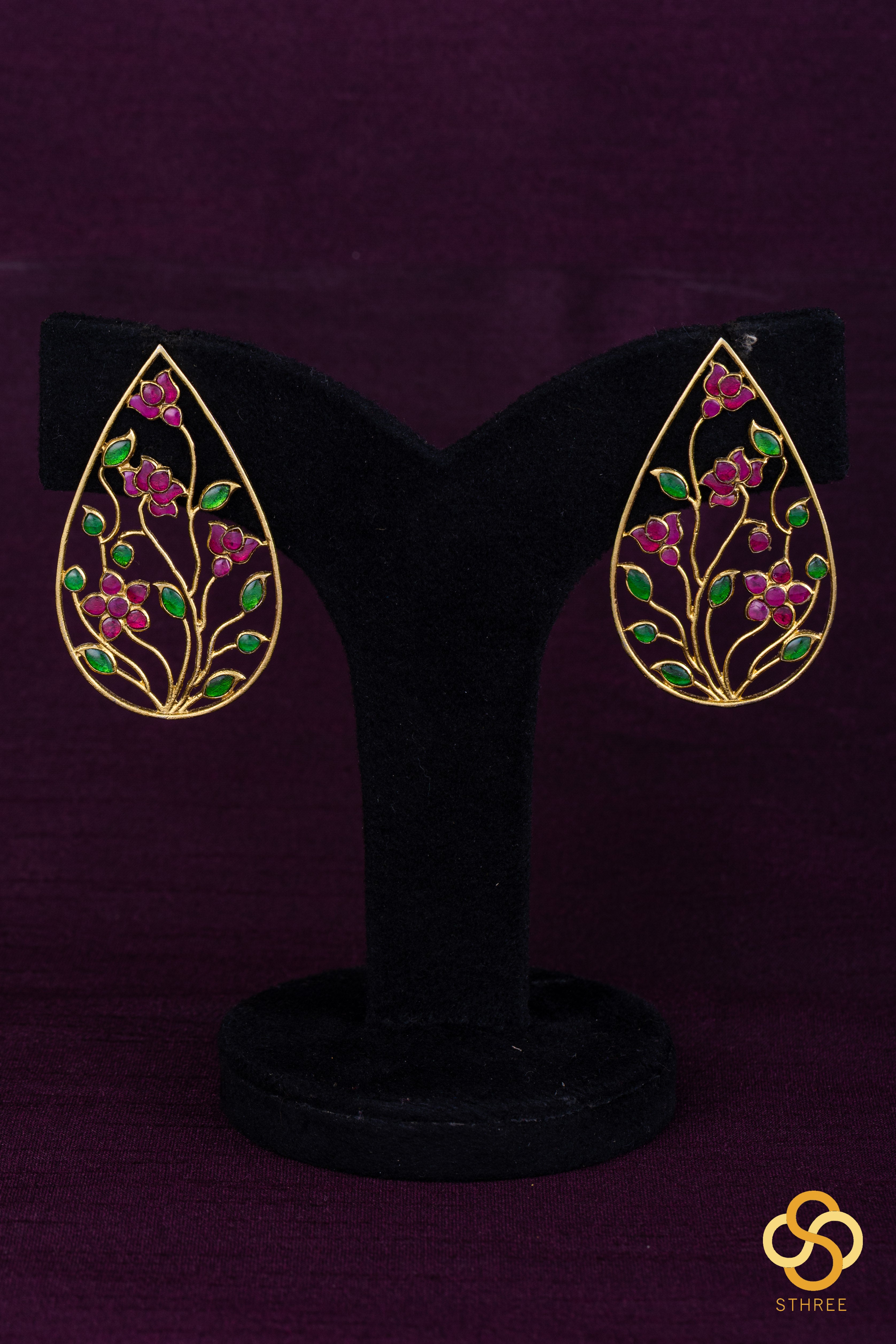 Jadau kundan earrings - Ruby red flowers with green