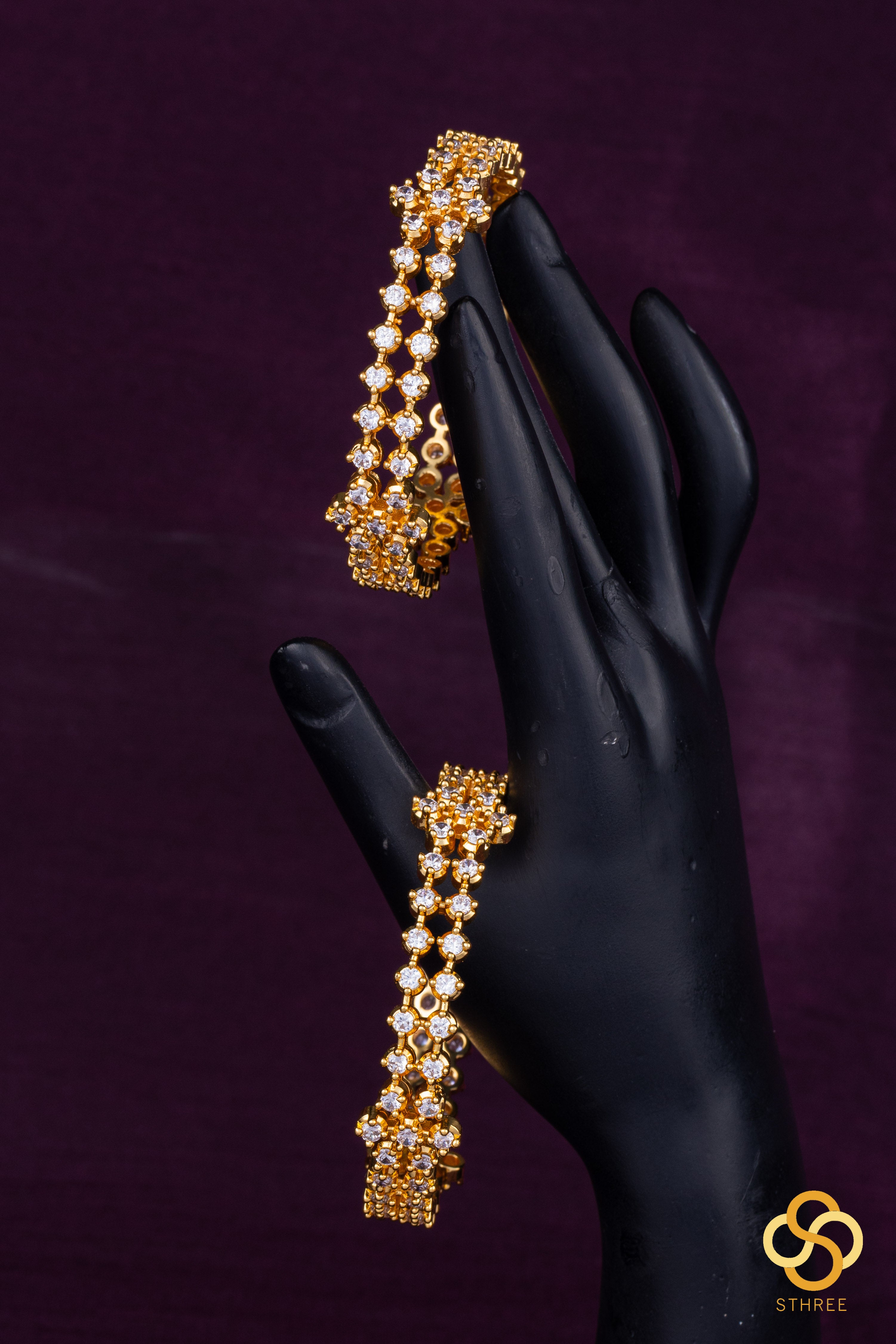 Diamond pattern 2 line bangle - Seven stone