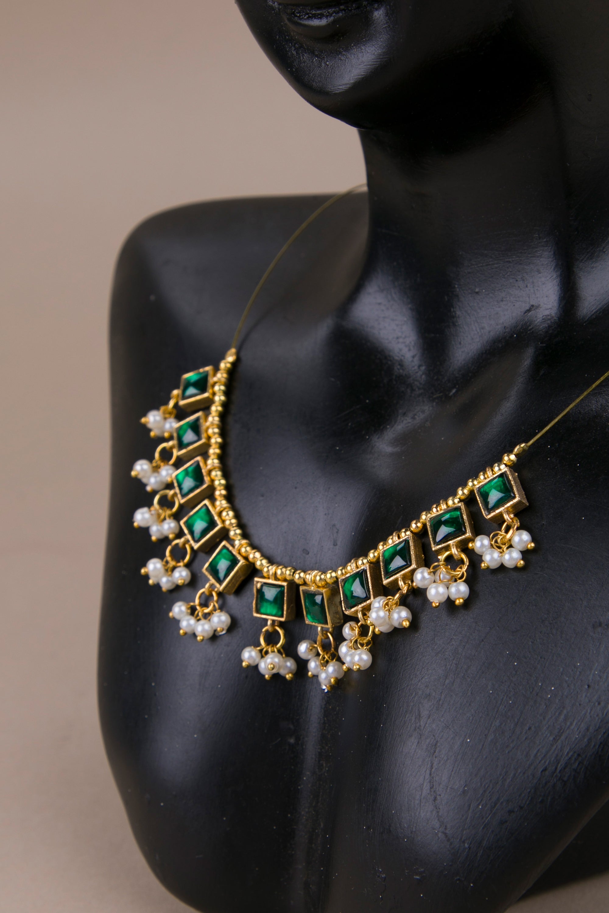 Kundan Squares on a Thin Chain - Green