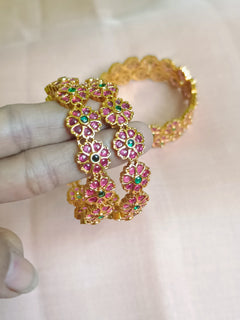 Floral pink red kemp with green