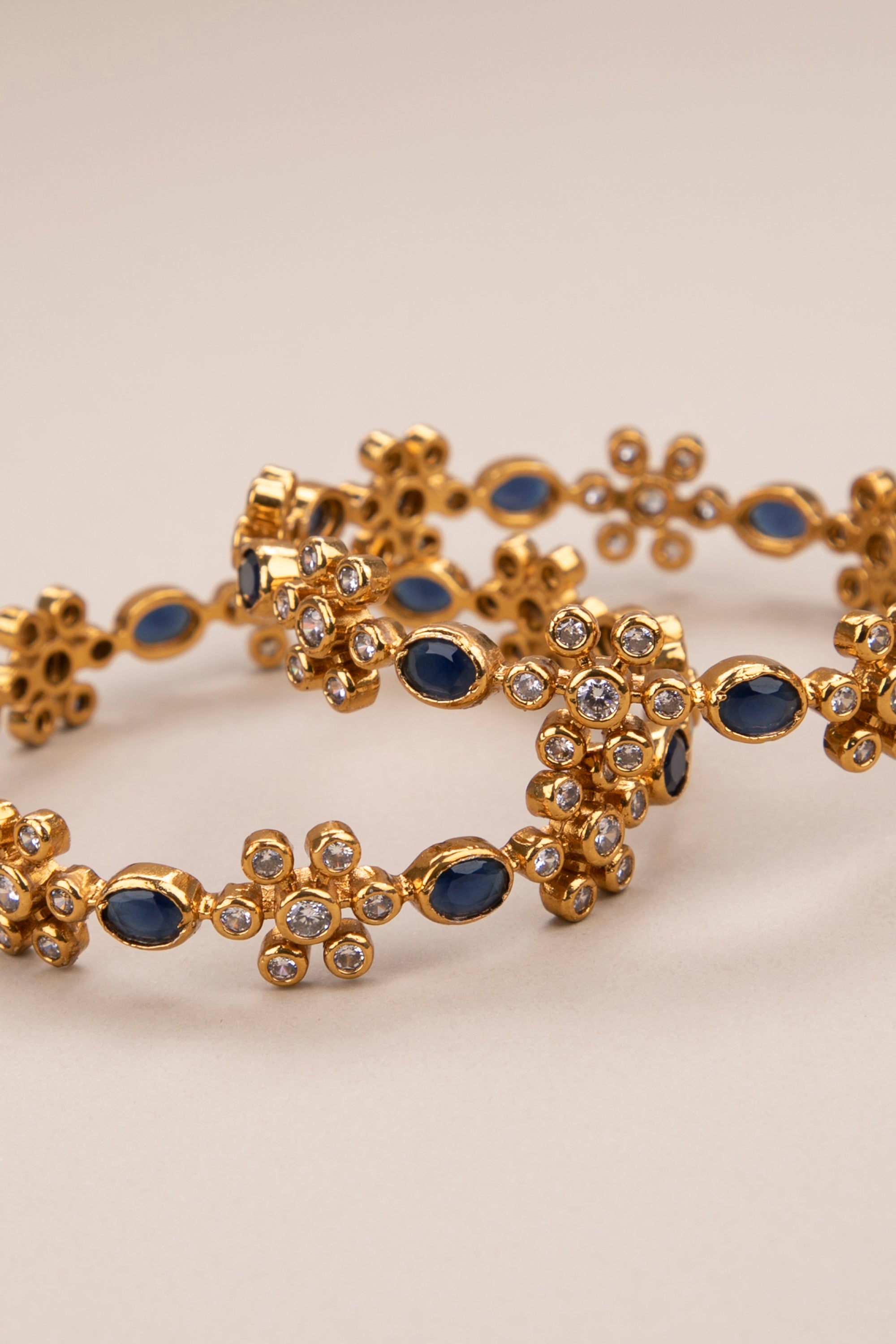 Sapphire blue and 7 stone zircon - Diamond pattern bangle
