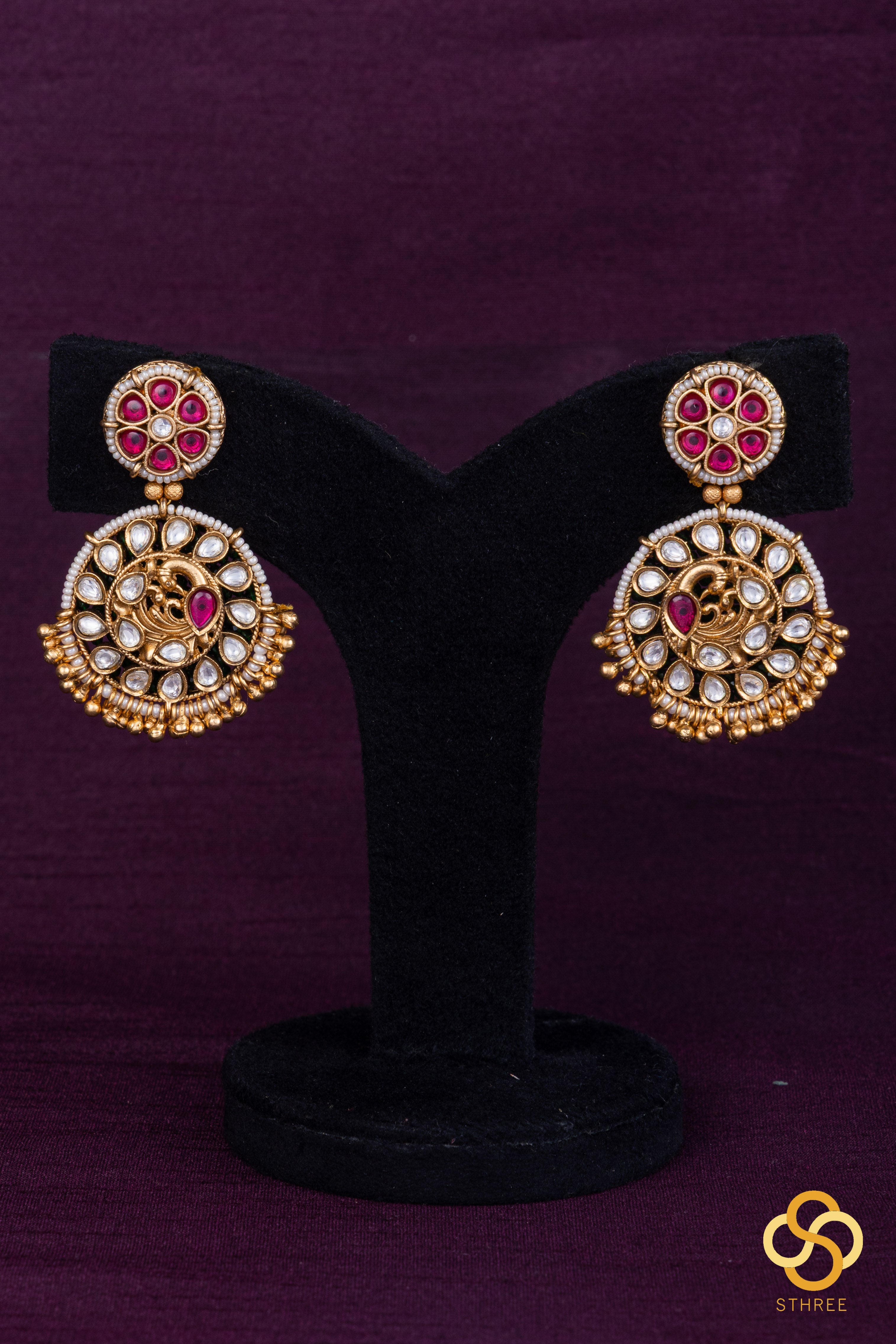 Emerald green (7 liner) with Jadau kundan pendant - White mogappu