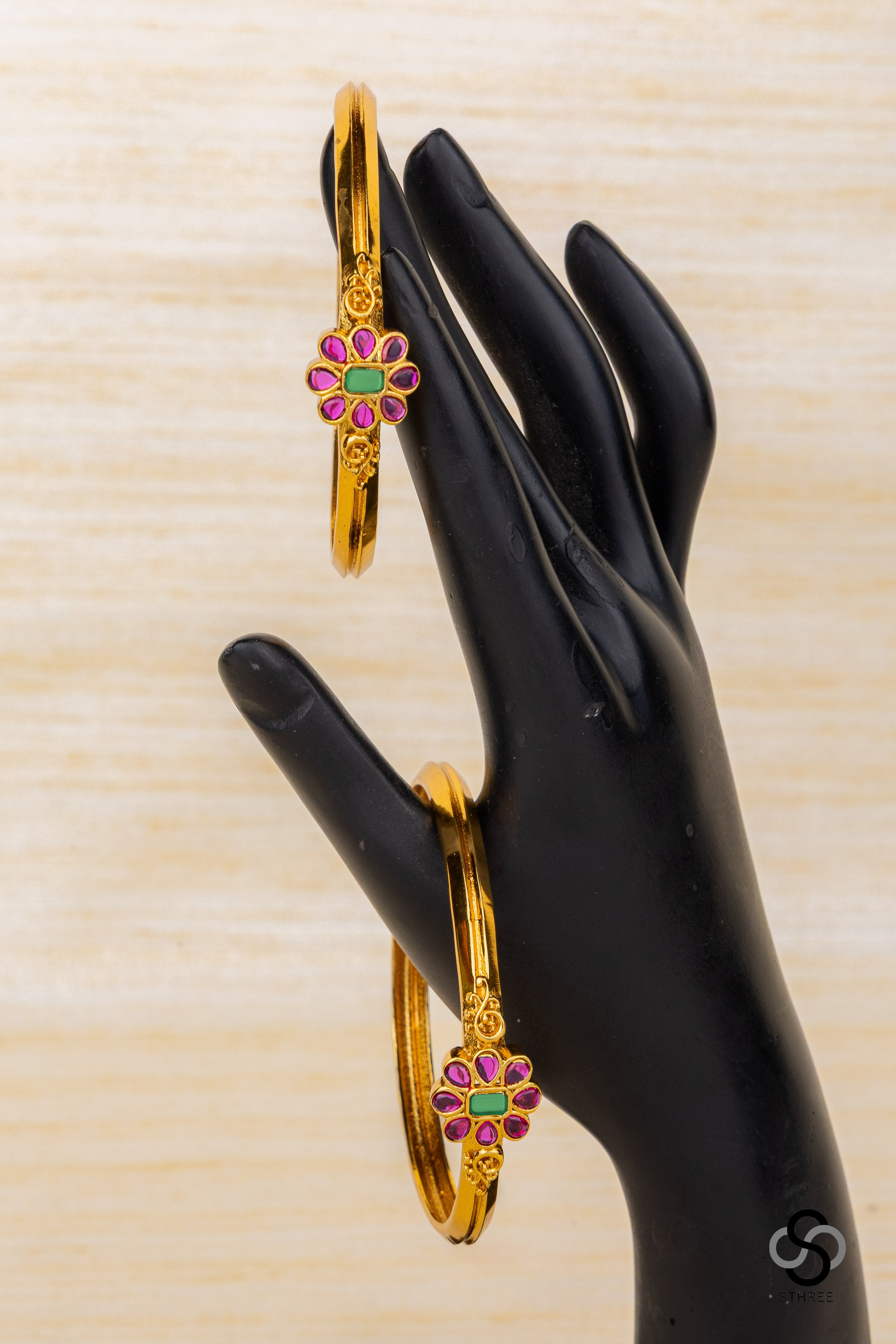 Floral pattern Kemp Kada - Ruby pink