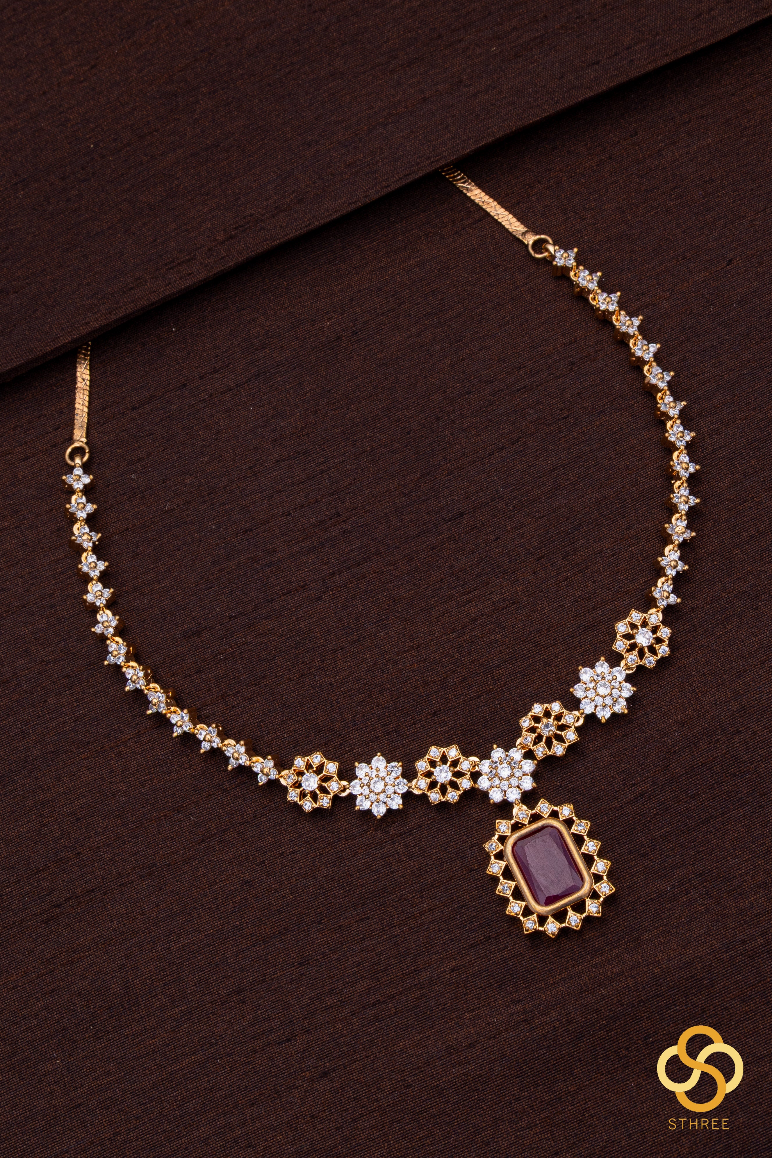 Solitaire necklace - Ruby red pendent