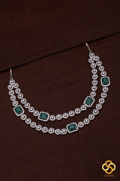 Diamond Pattern with Emerald Green Square Stone