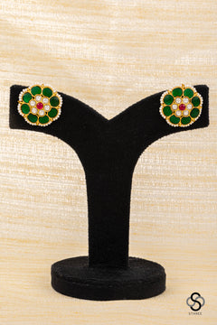 Jadau kundan earrings - Emerald green