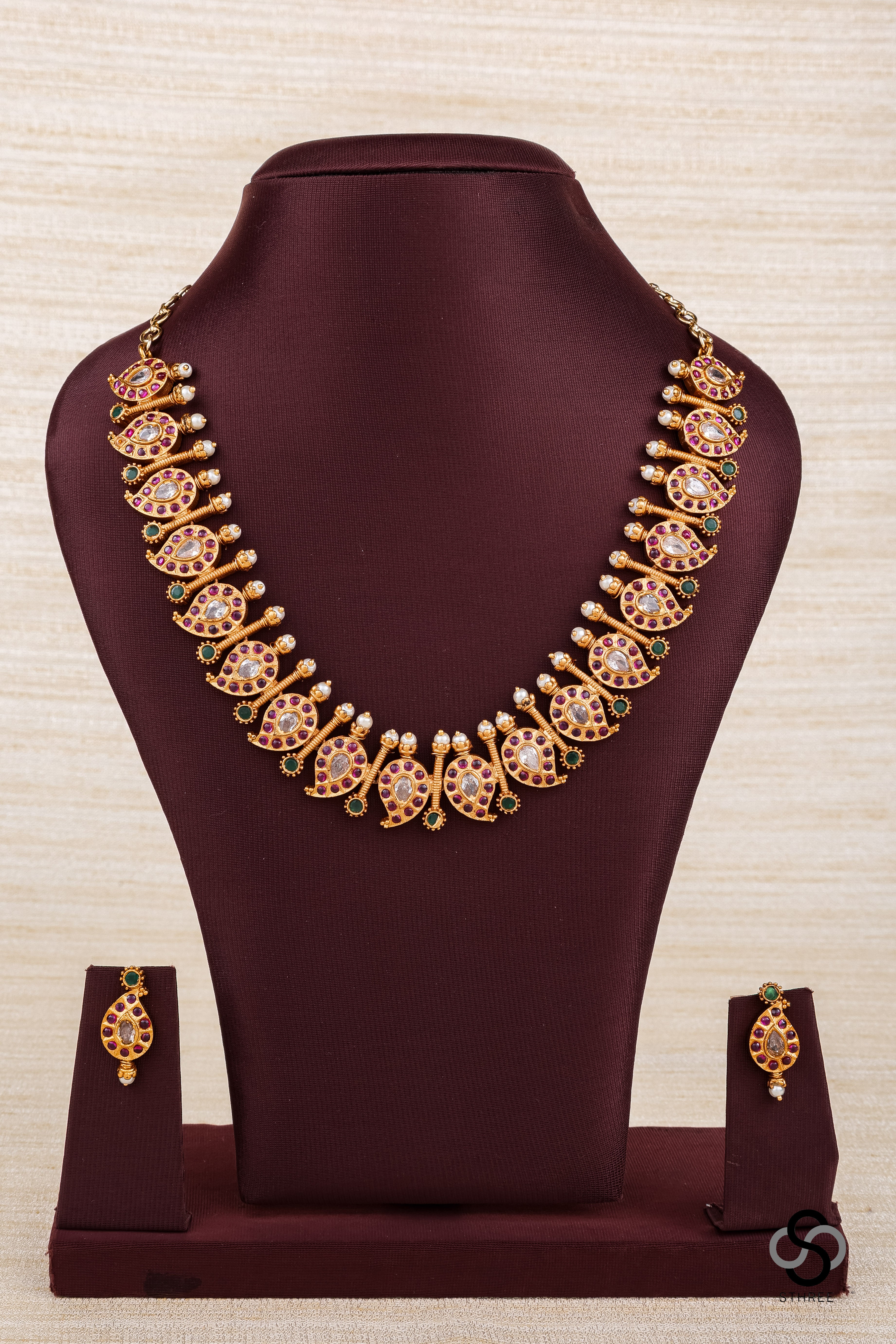 Manga malai set with pearls