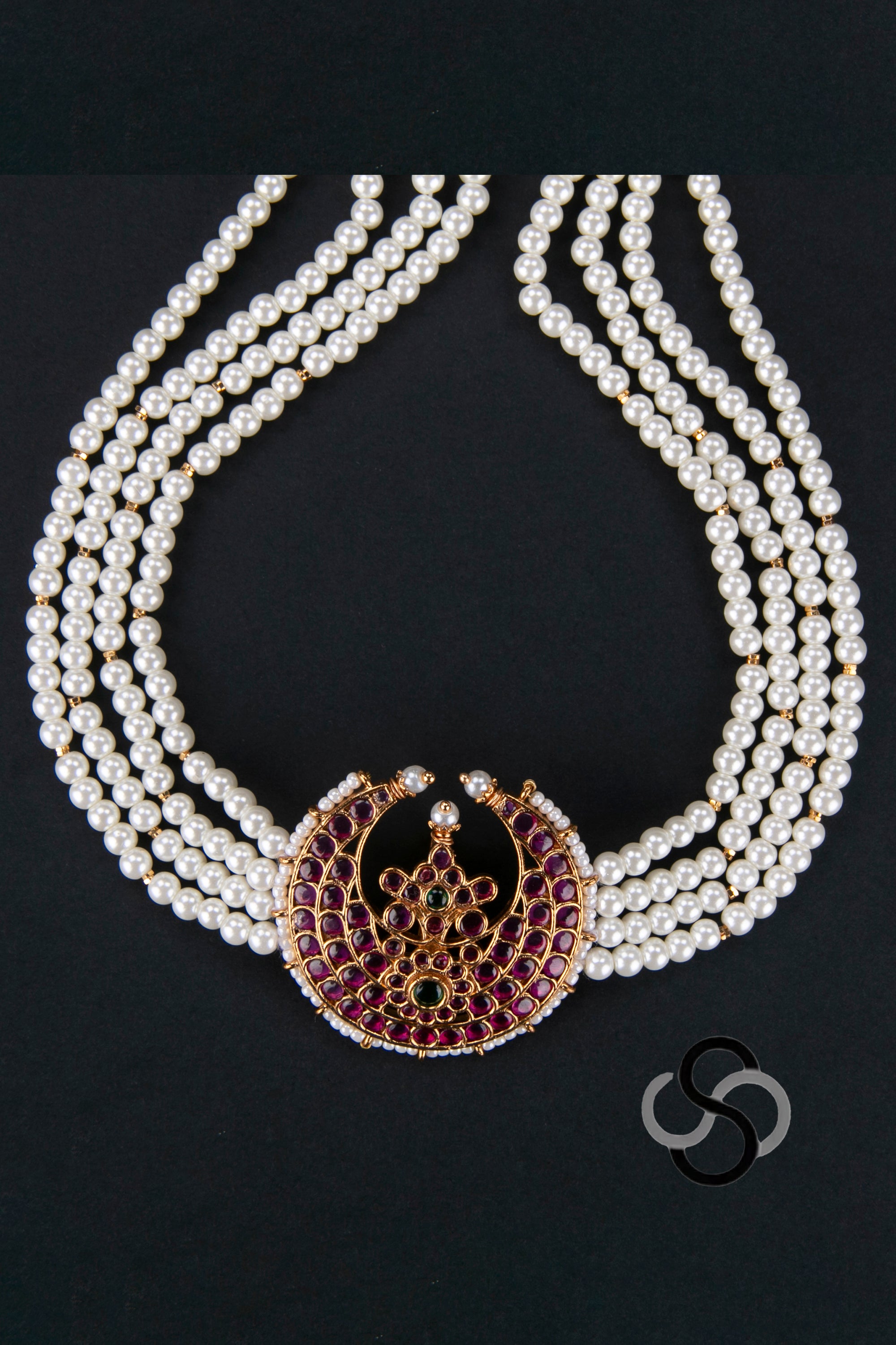 Pearl choker - 4 lines - Chandbali Pendant in Kemp Red