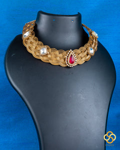 Braid Hasli - Kundan Mogappu, Red Centerpiece