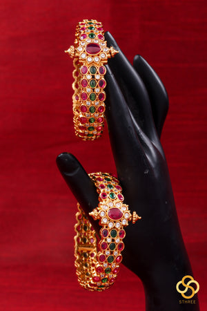 Kada with Mugappu - Ruby red and Emerald green