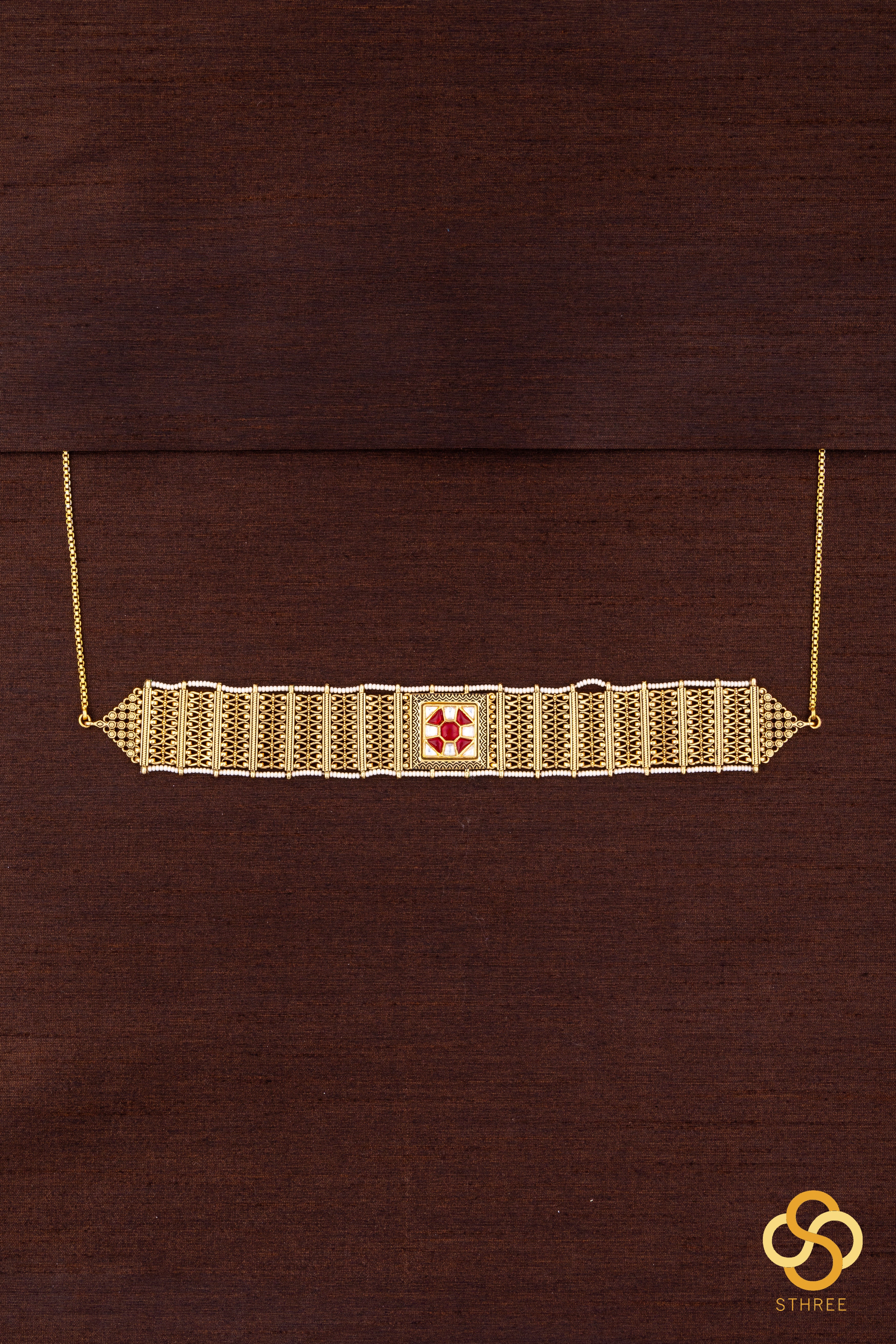 Rajwadi choker with a square pendant
