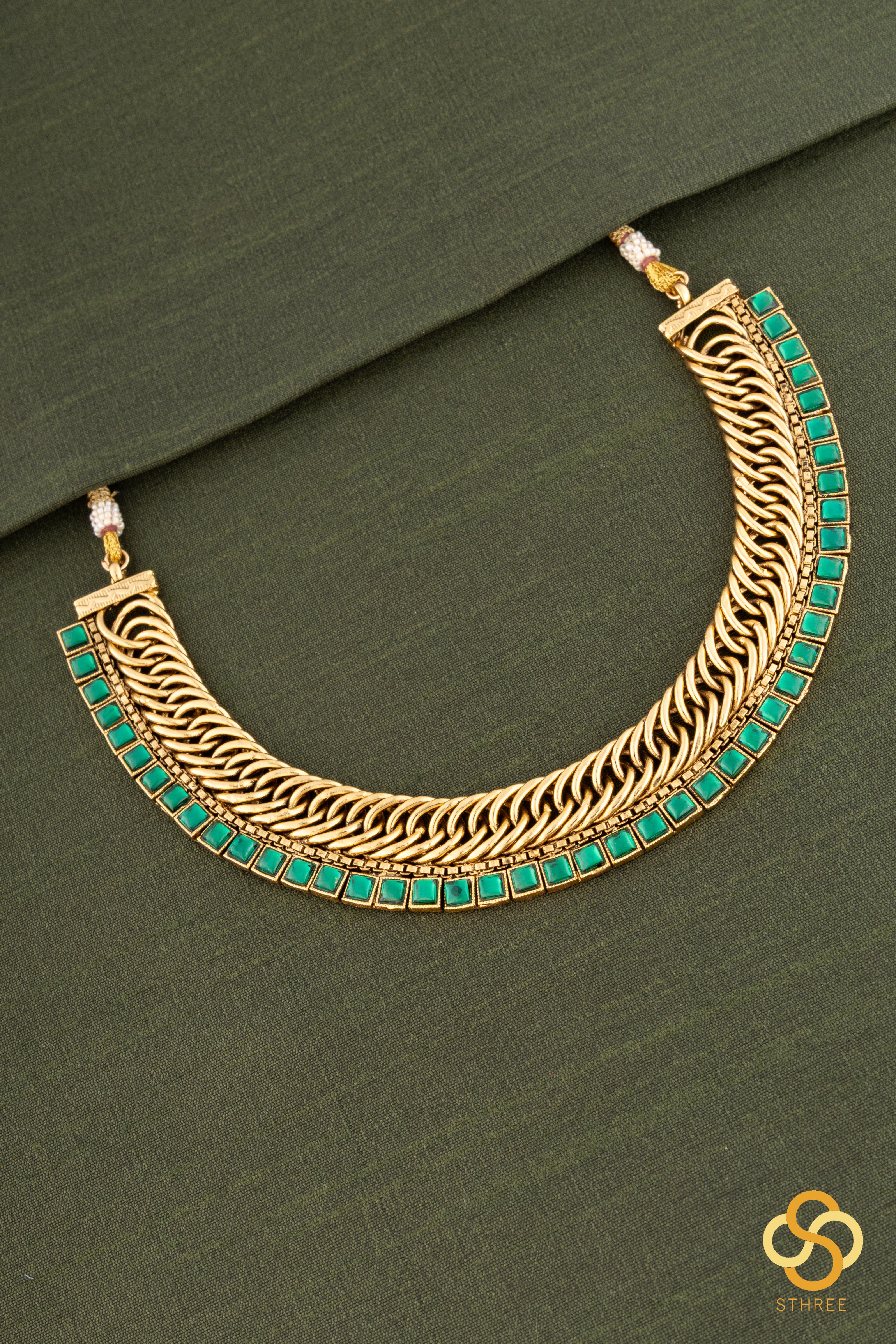 Emerald green, antique finish, jadau kundan choker