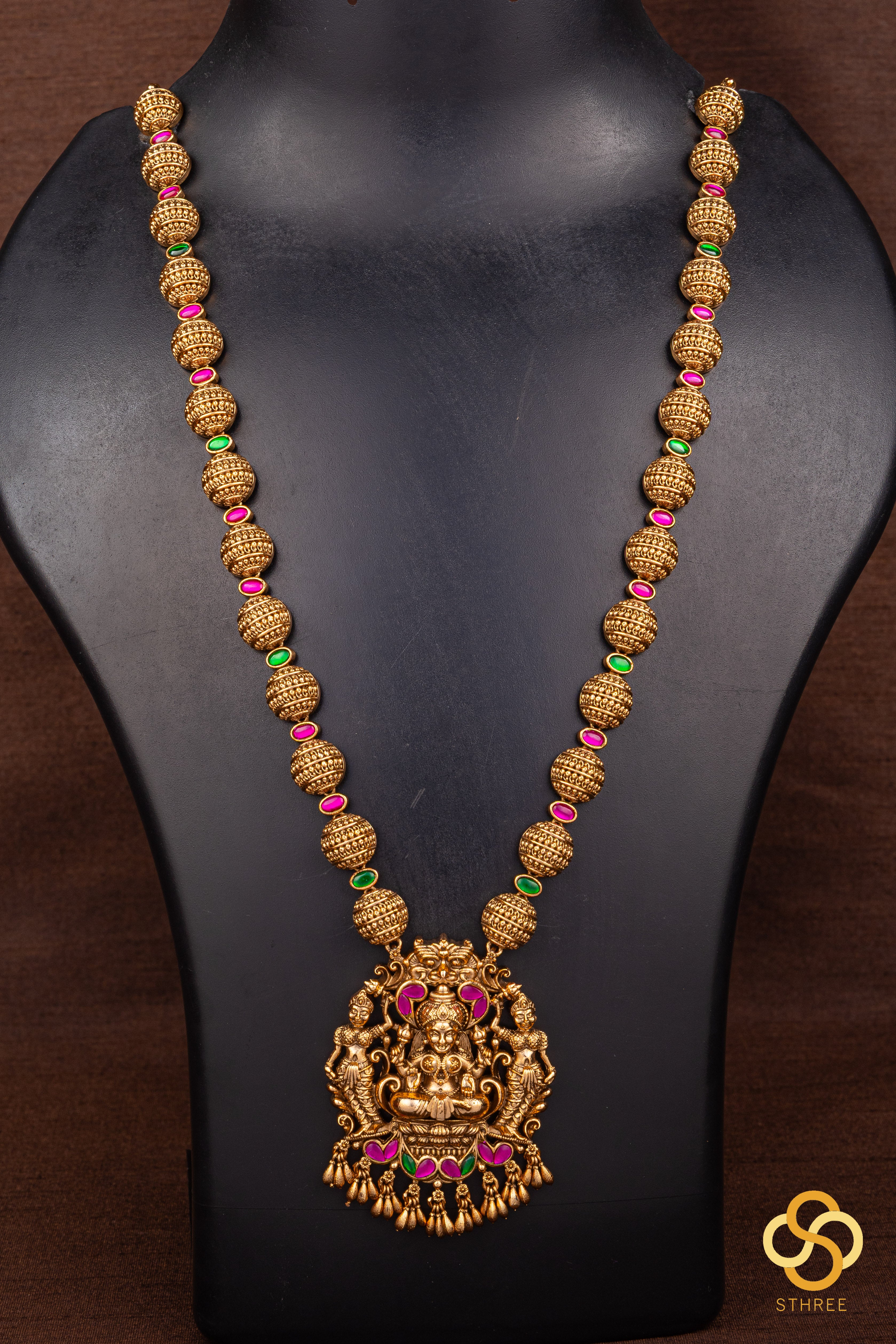 Lakshmi pendant with Rajkot Chain