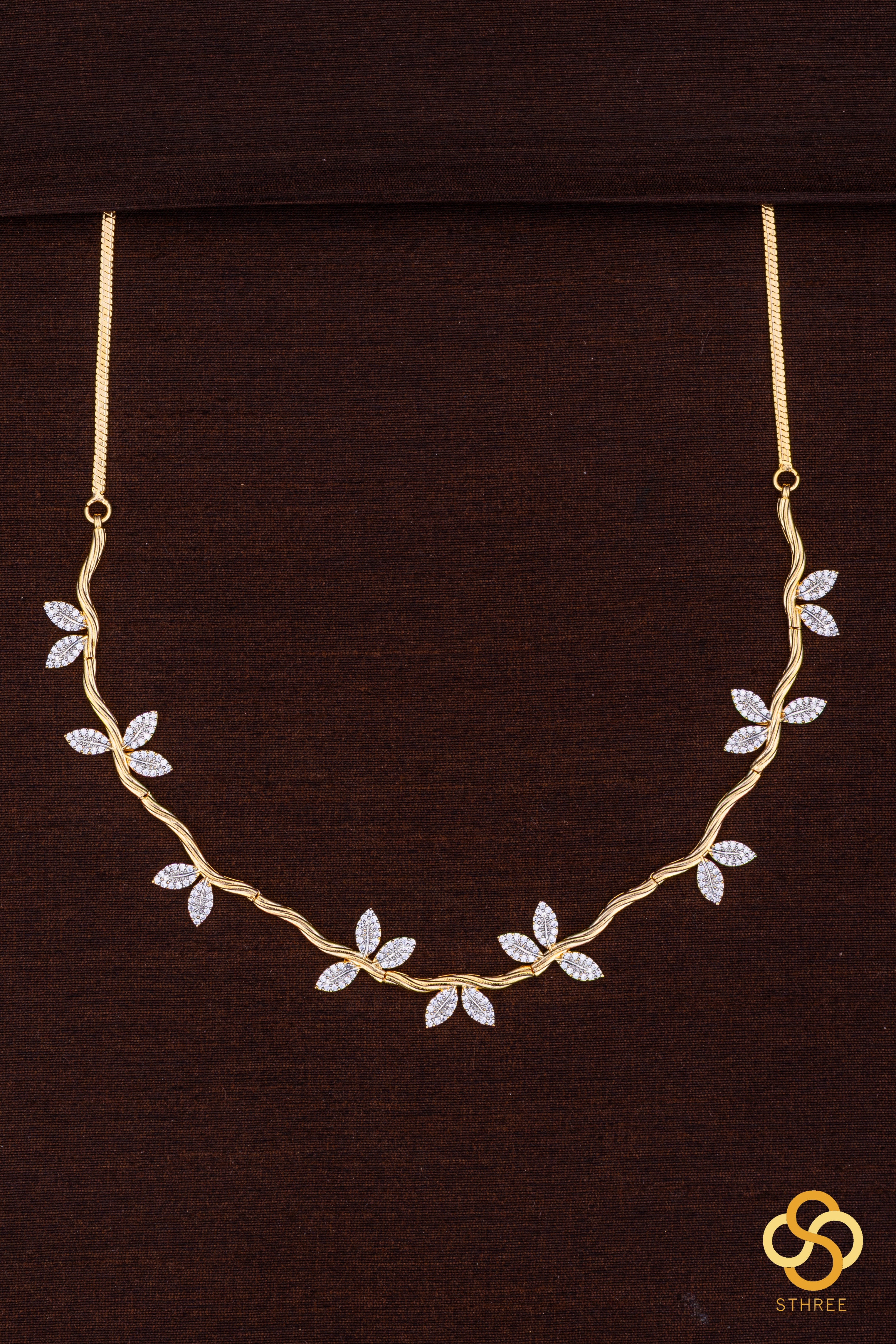 Leaf pattern necklace set