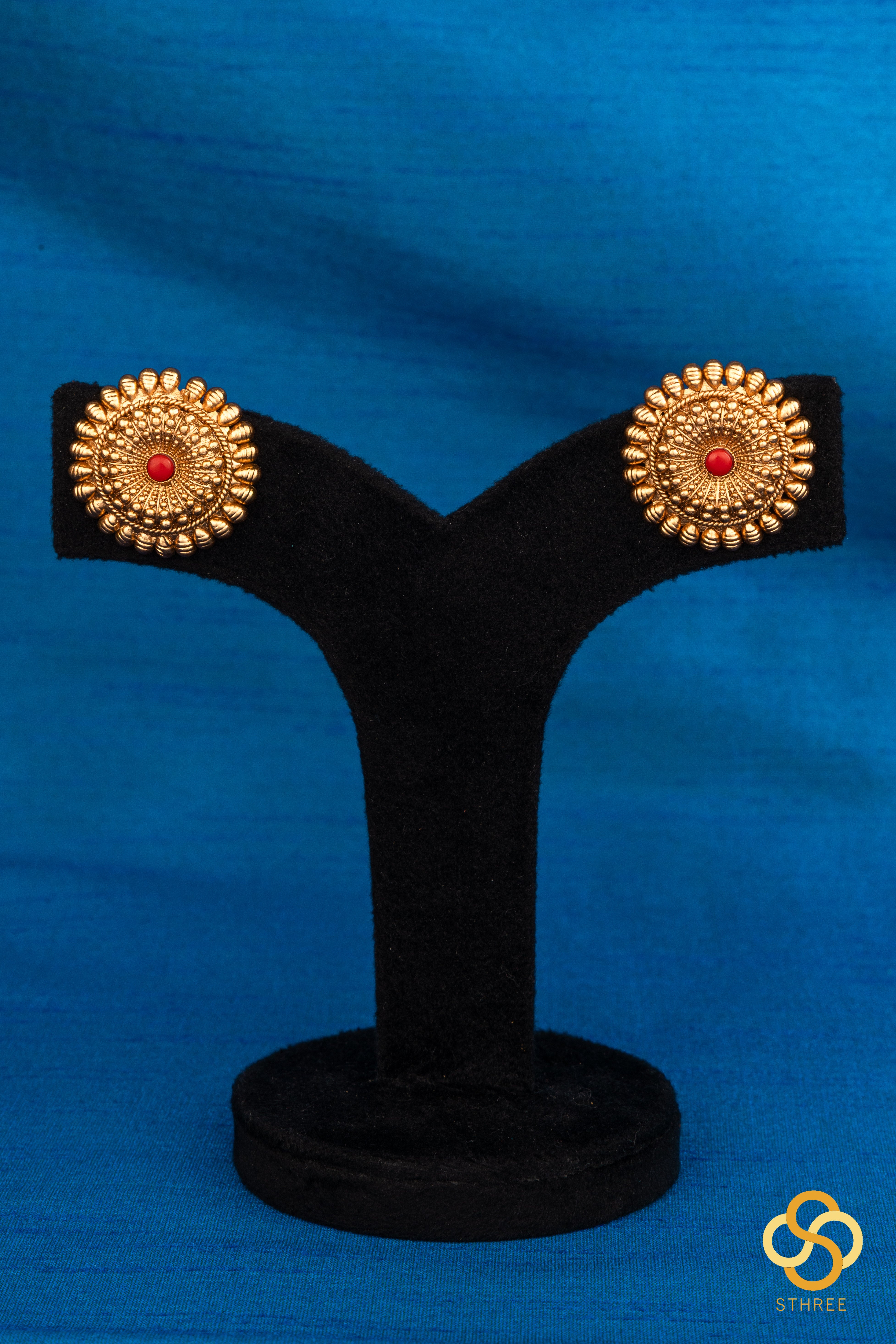 Taiwanese tube corals with antique gold ball set