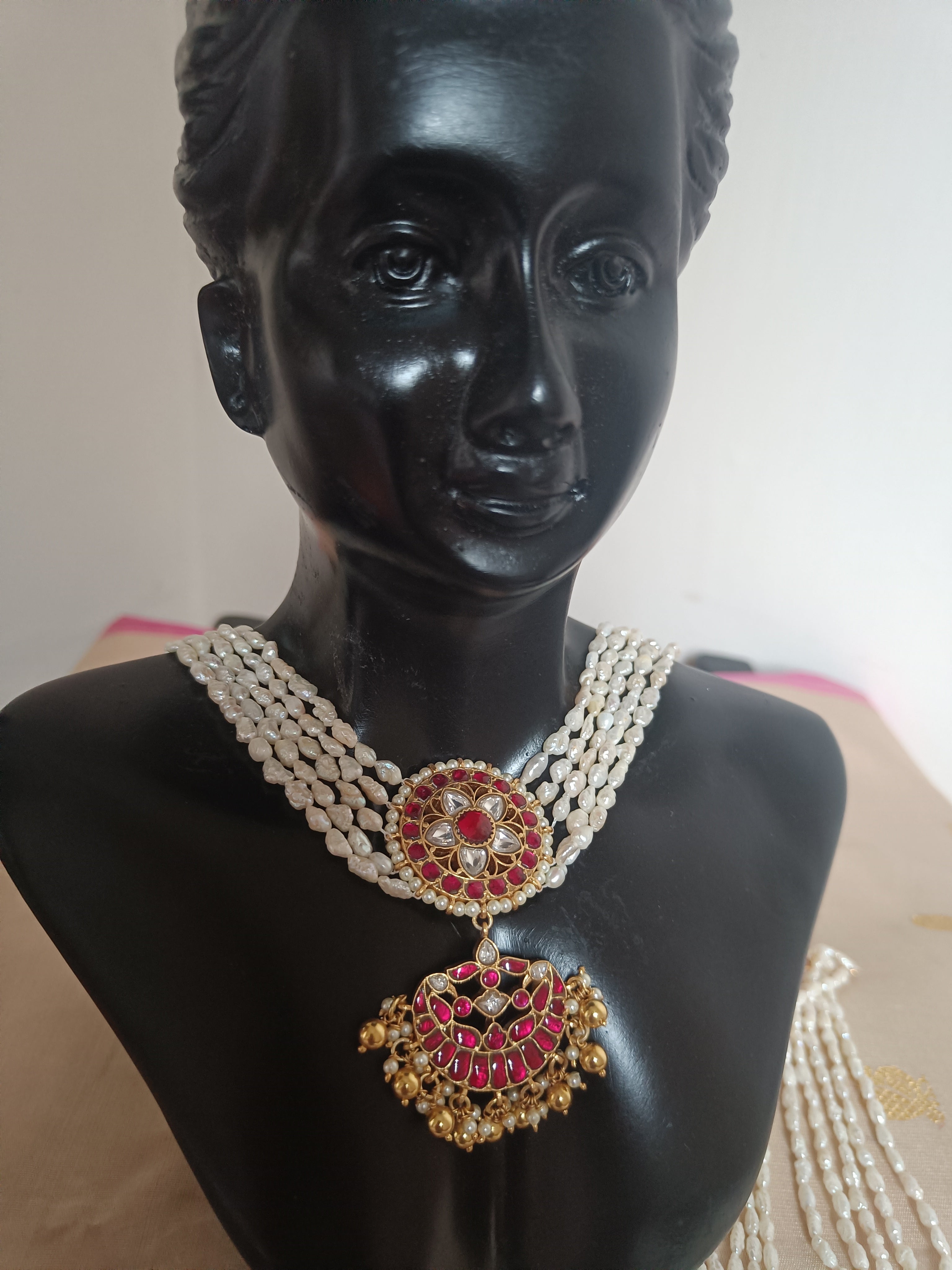Fresh water pearls choker - Kemp red