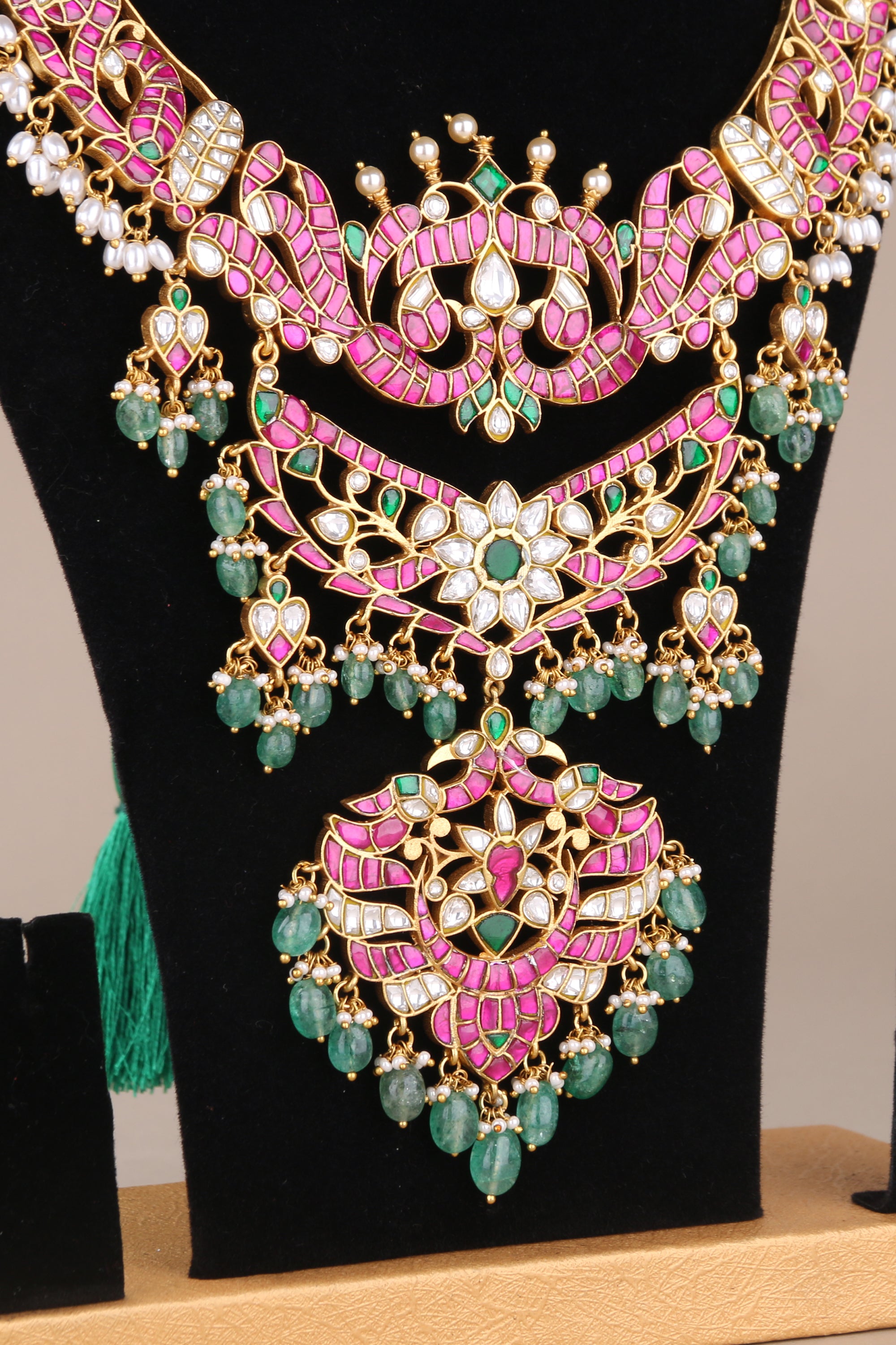 Hasli Haram Necklace Set