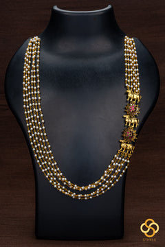 Pichwai mogappu with pearls