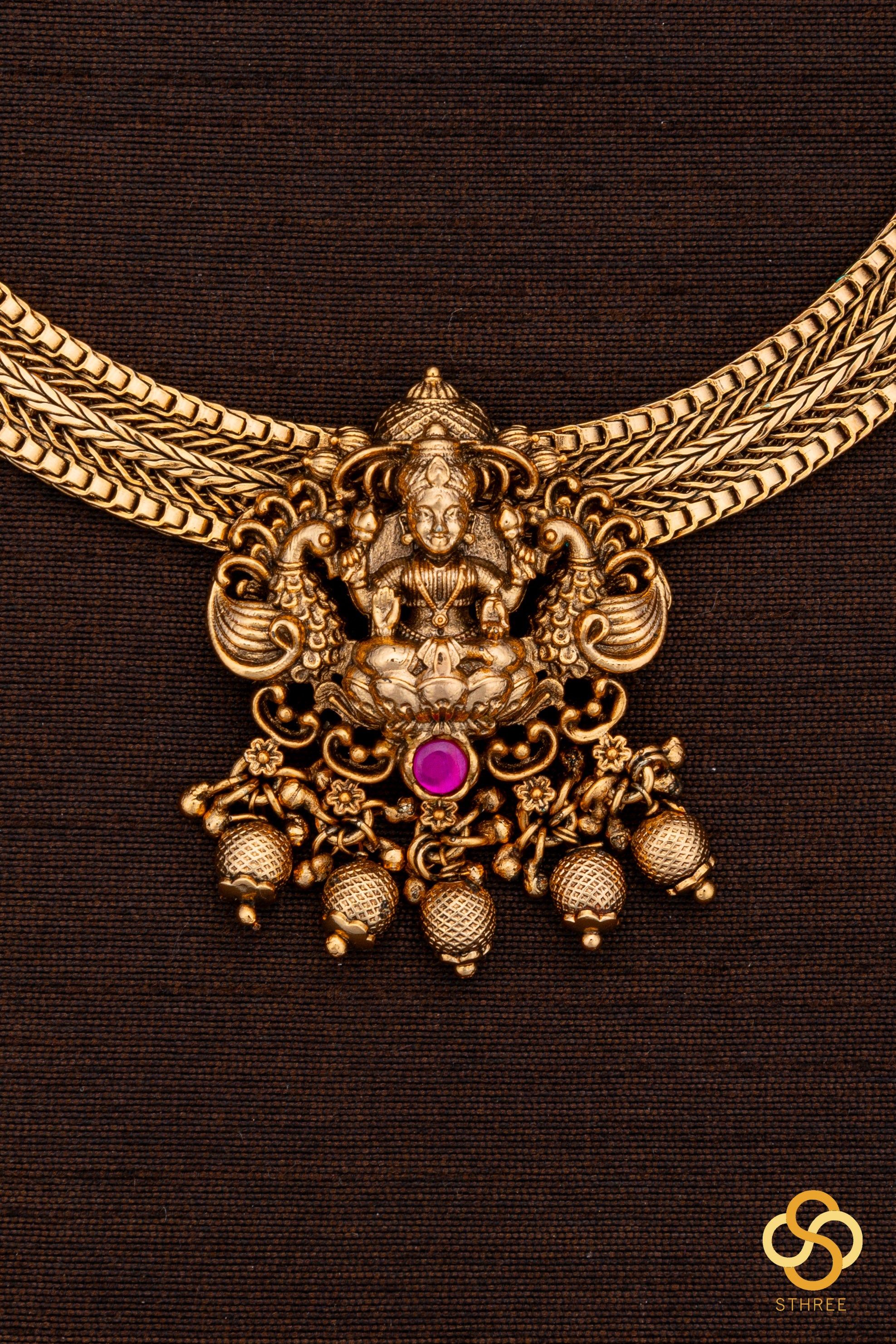 Lakshmi pendant choker