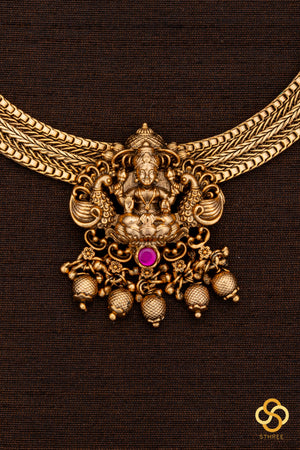 Lakshmi pendant choker