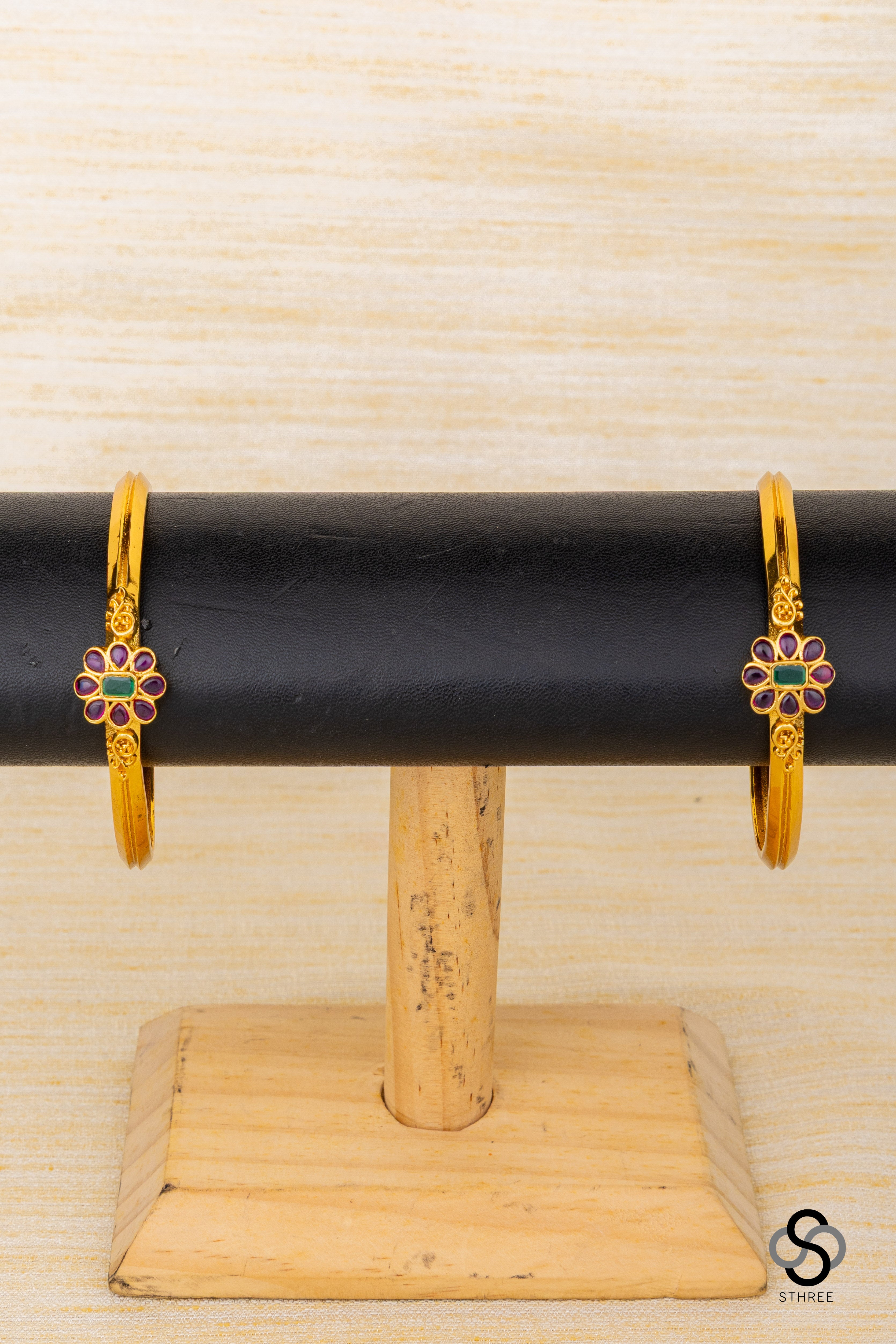 Floral pattern Kemp Kada - Ruby pink