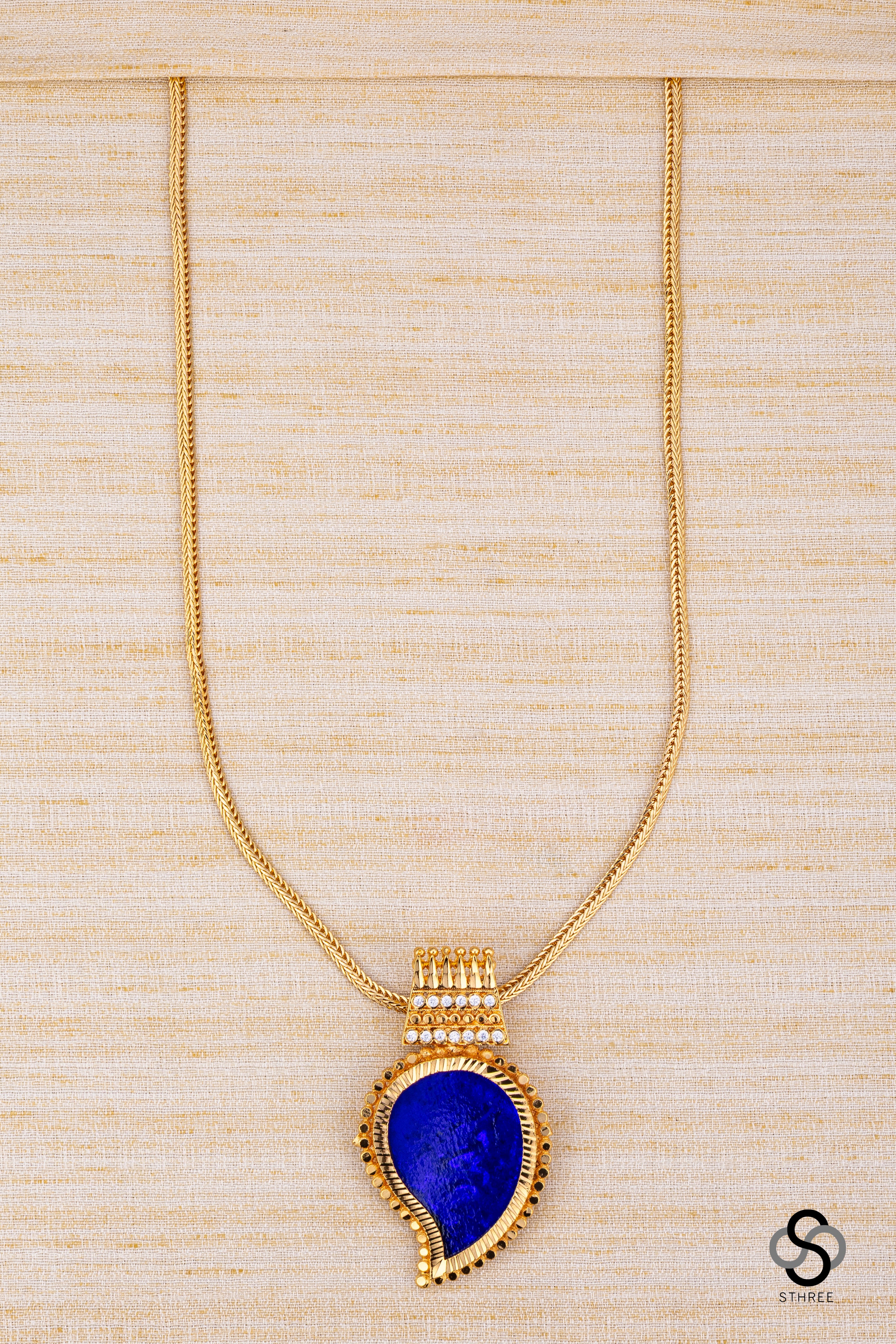 Manga pendent necklace - Sapphire blue