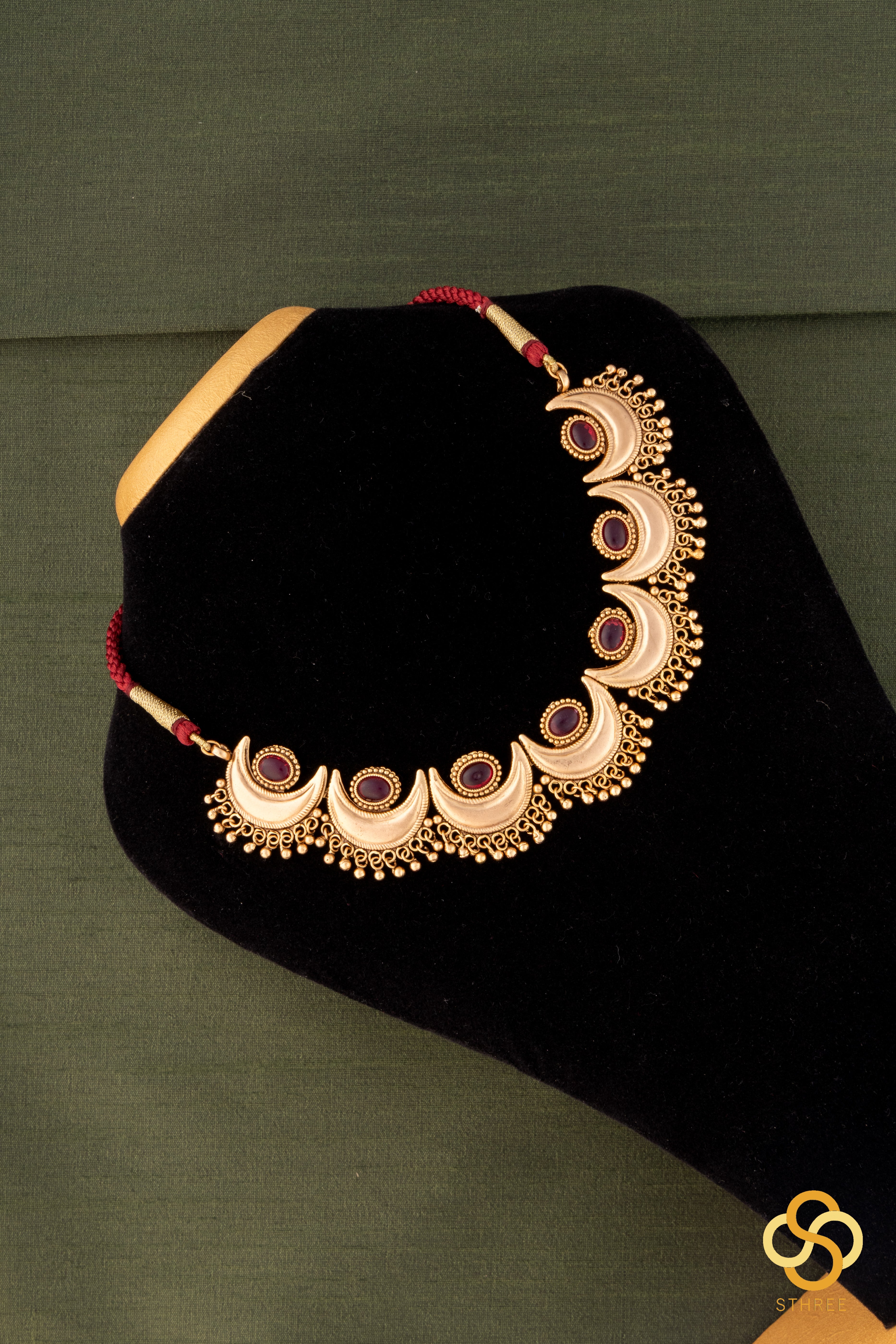 Chandbali gold matt necklace - Red