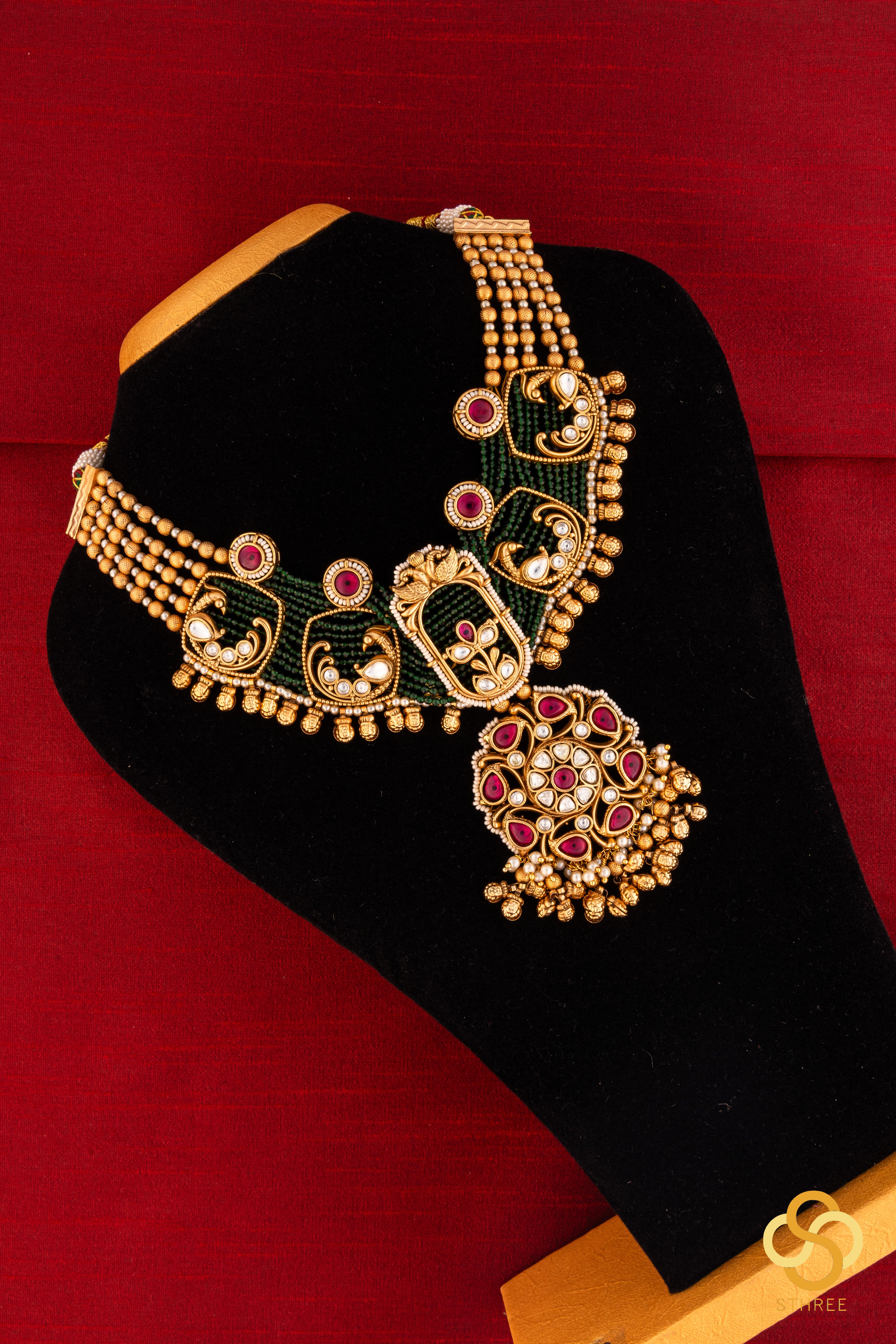 Emerald green (7 liner) with Jadau kundan pendant - Red mogappu