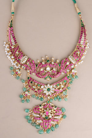 Hasli Haram Necklace Set
