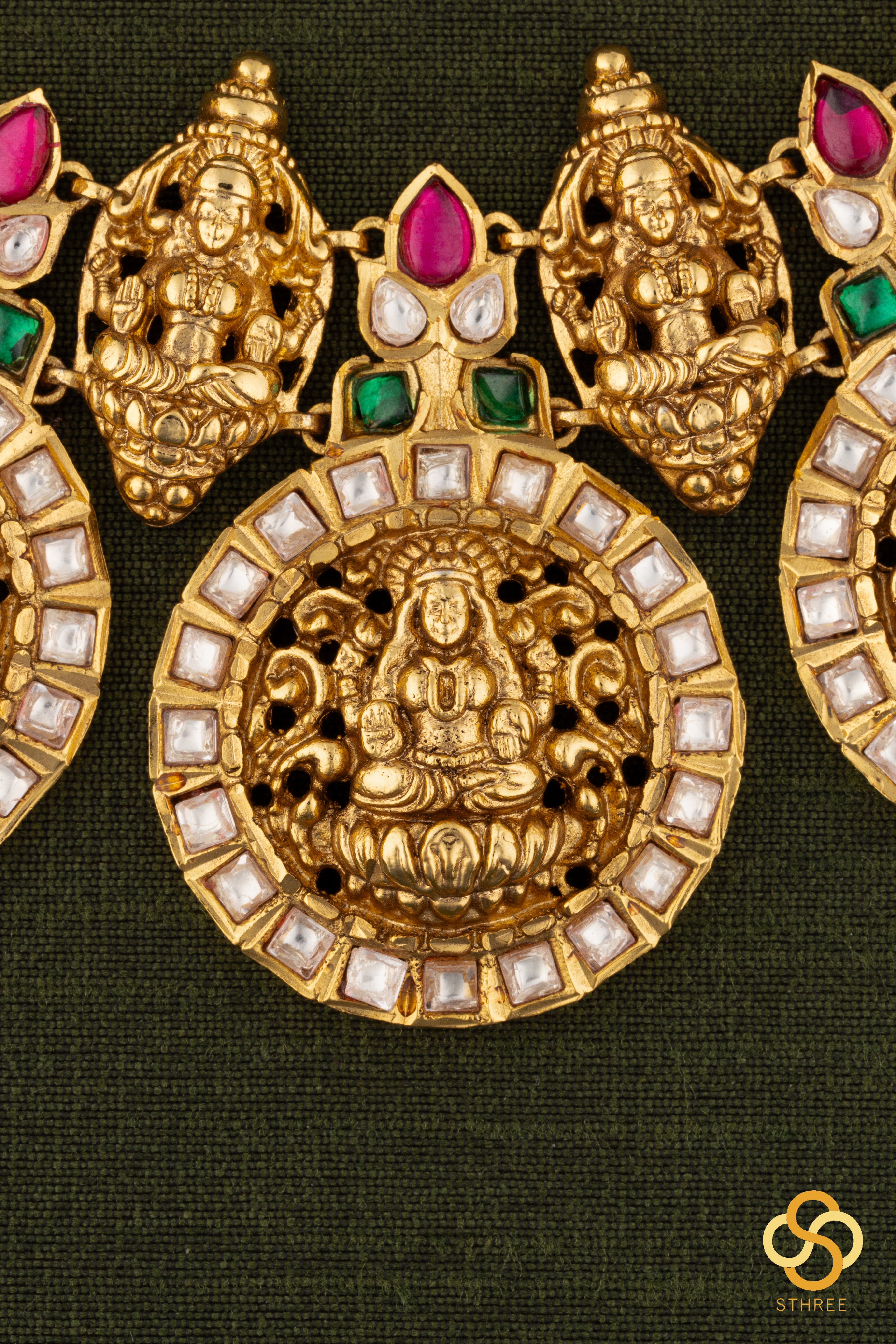 Lakshmi Bottu-mala set in Kundan, uncut white